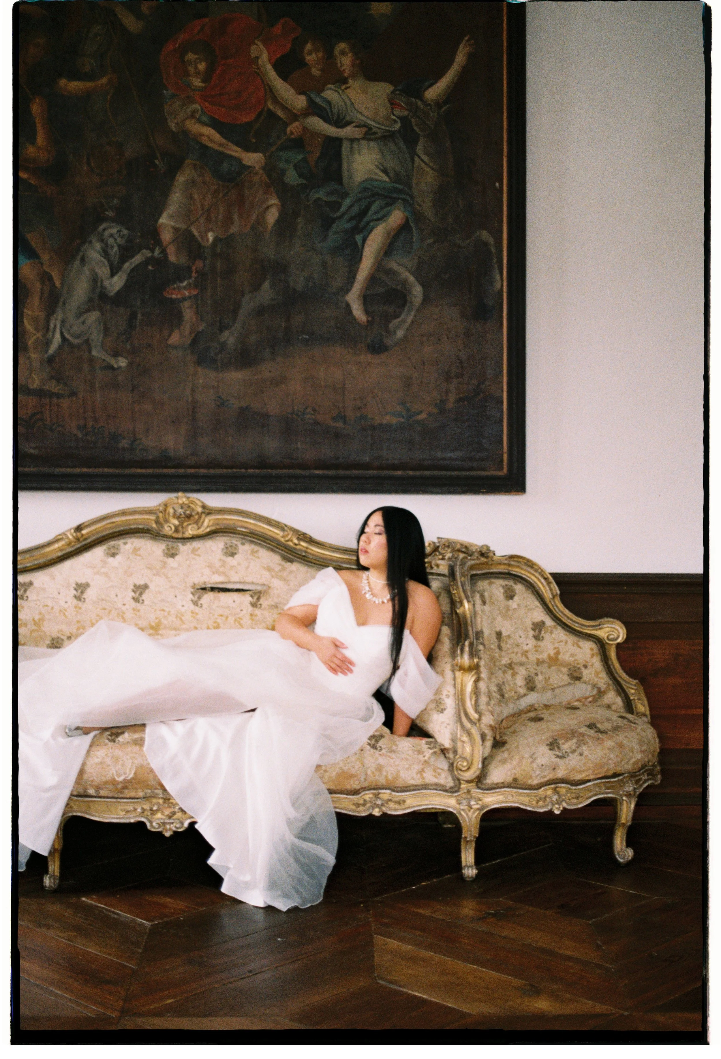 Braut in Burg Schlosspreppach, analoges Hochzeitsfoto