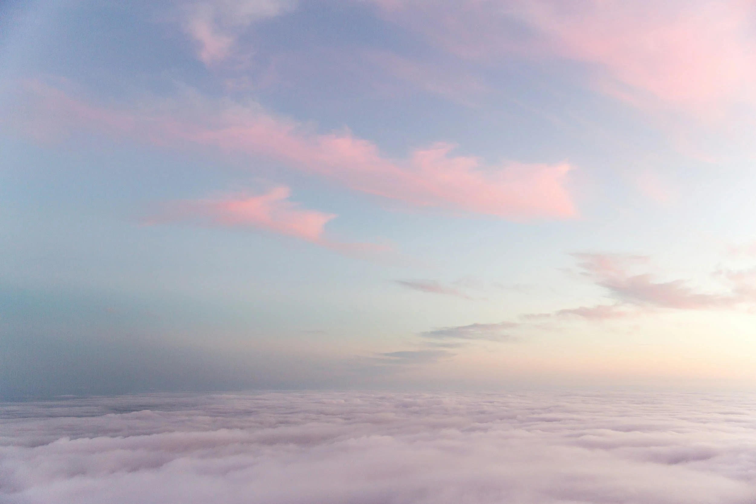 Soft, still image — background for the body image therapy recognition section at Elizabeth Gordon Psychology in Silver Spring, MD