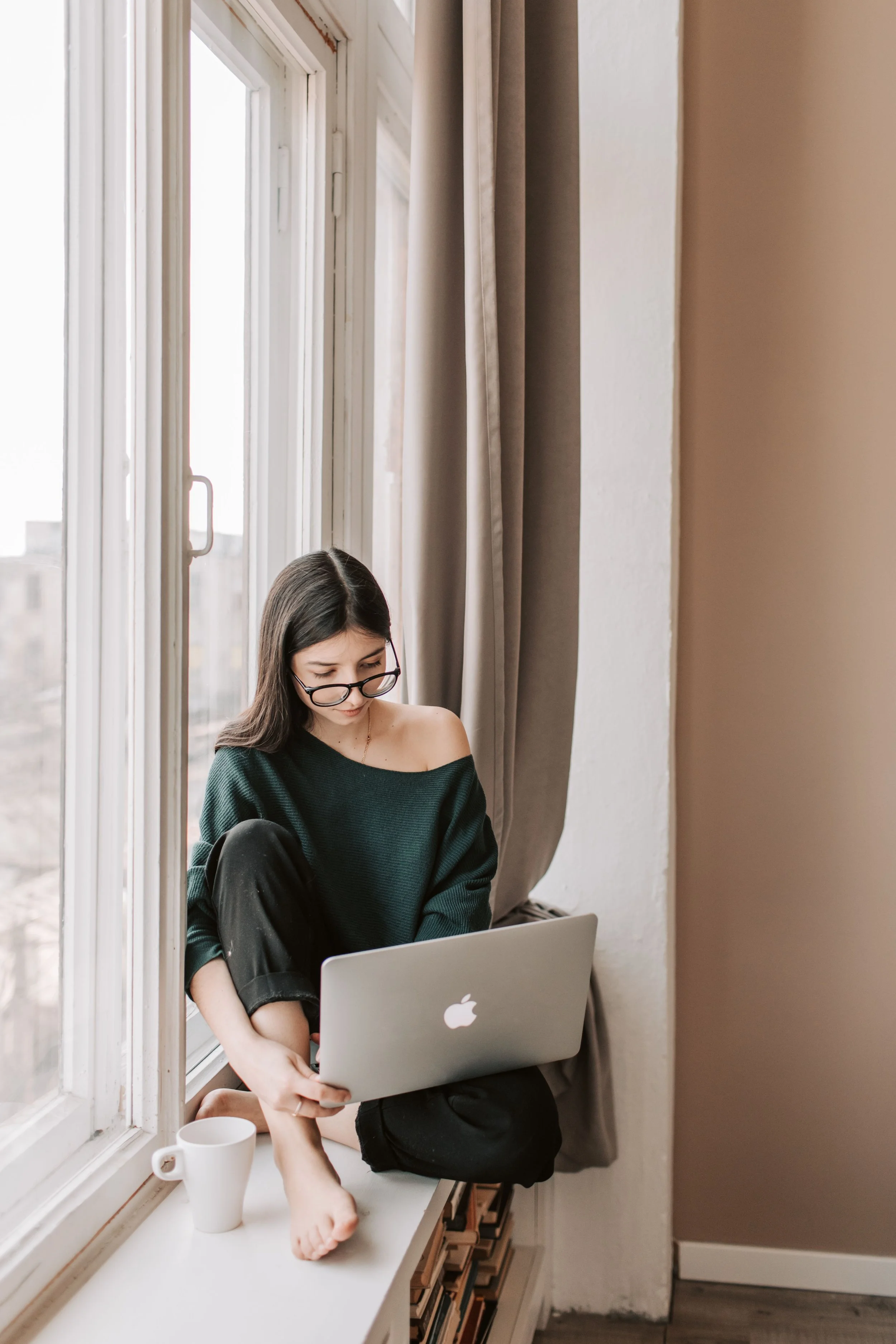 Therapy for perfectionism with Dr. Elizabeth Gordon, PsyD, for high-achieving adults in Silver Spring, MD and virtually throughout Maryland and New York