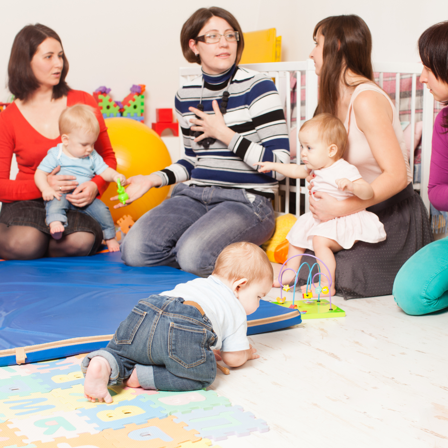 mamans en train d'échanger dans un laep