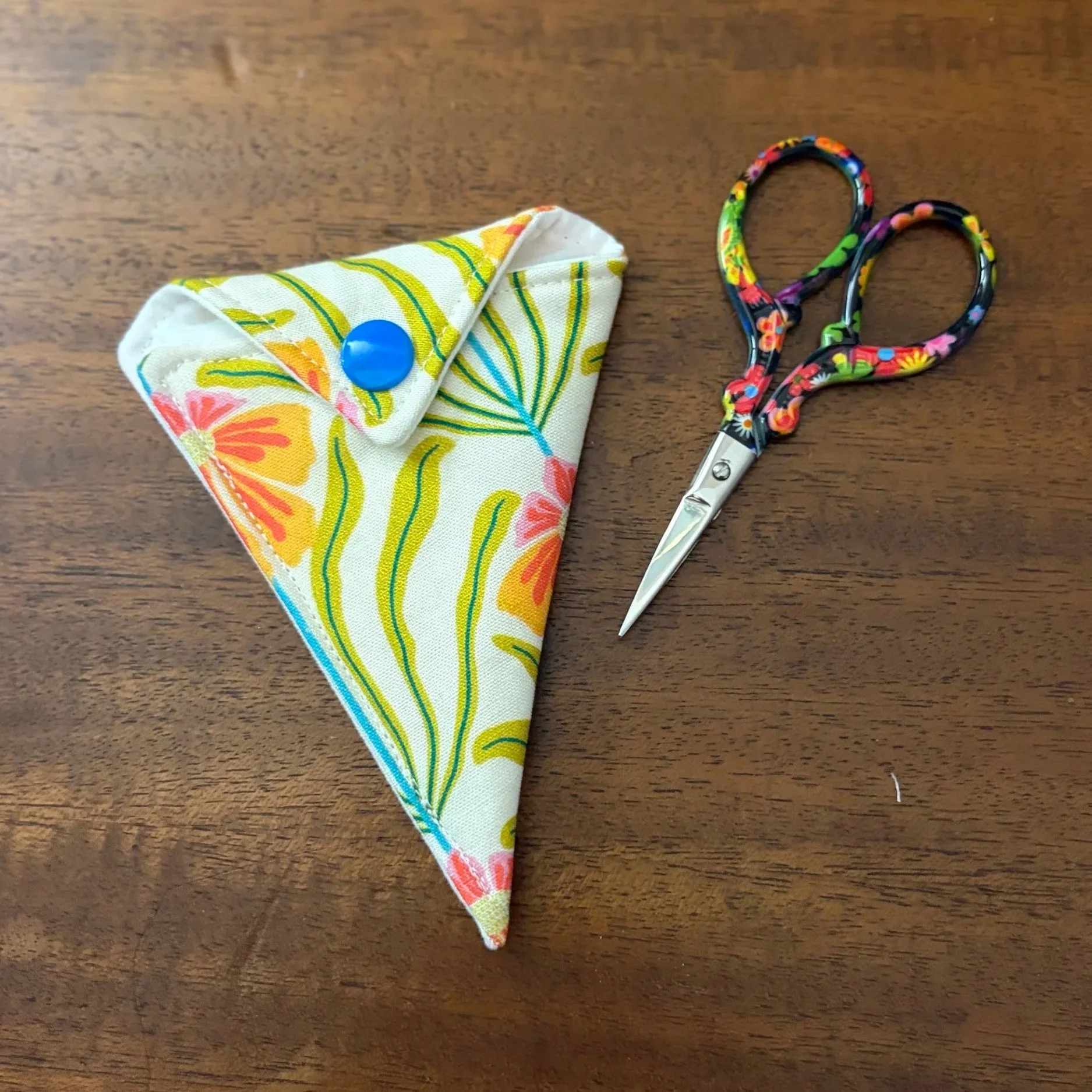 Small Scissor Keeper