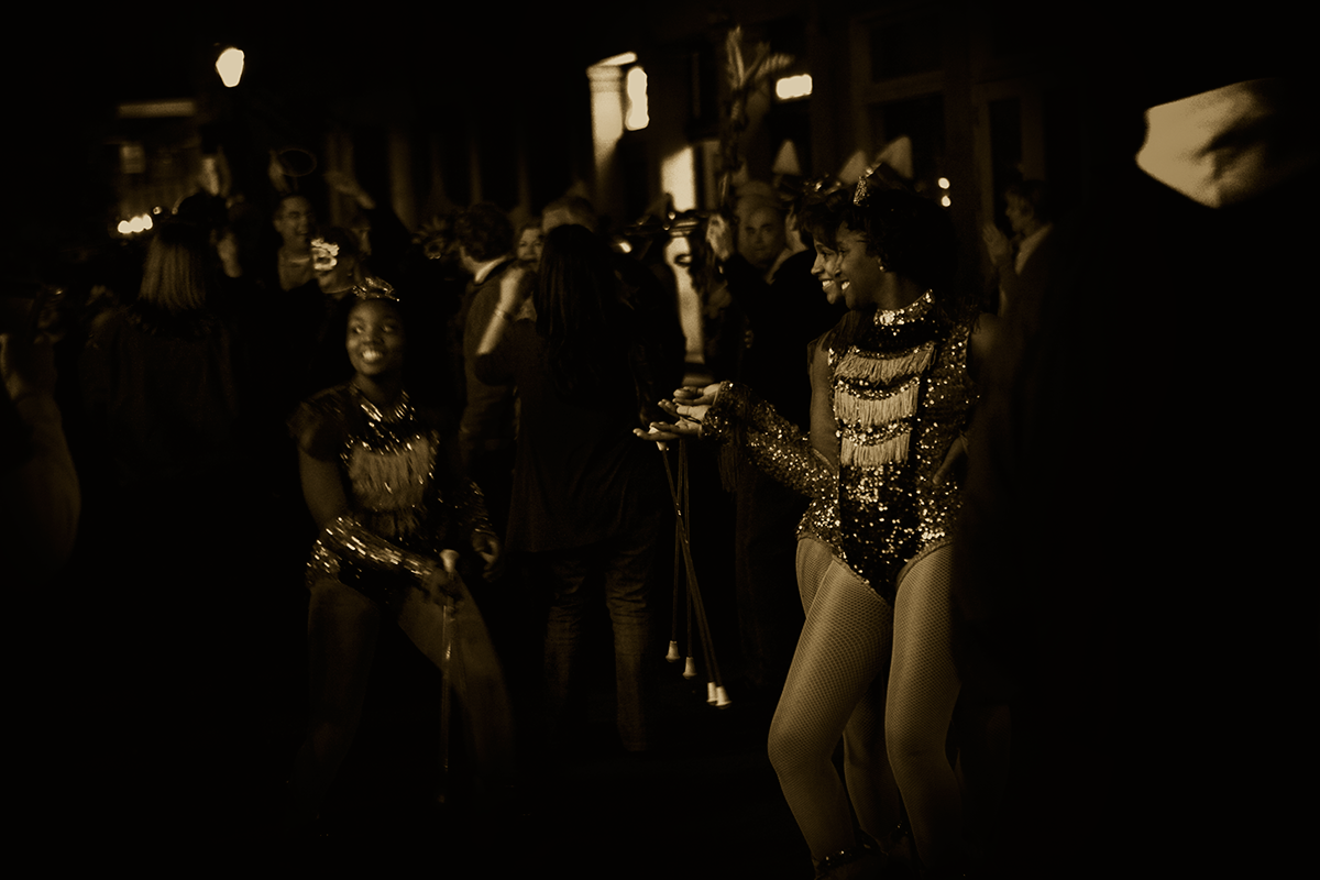 ParadeGirlsInNewOrleans.png