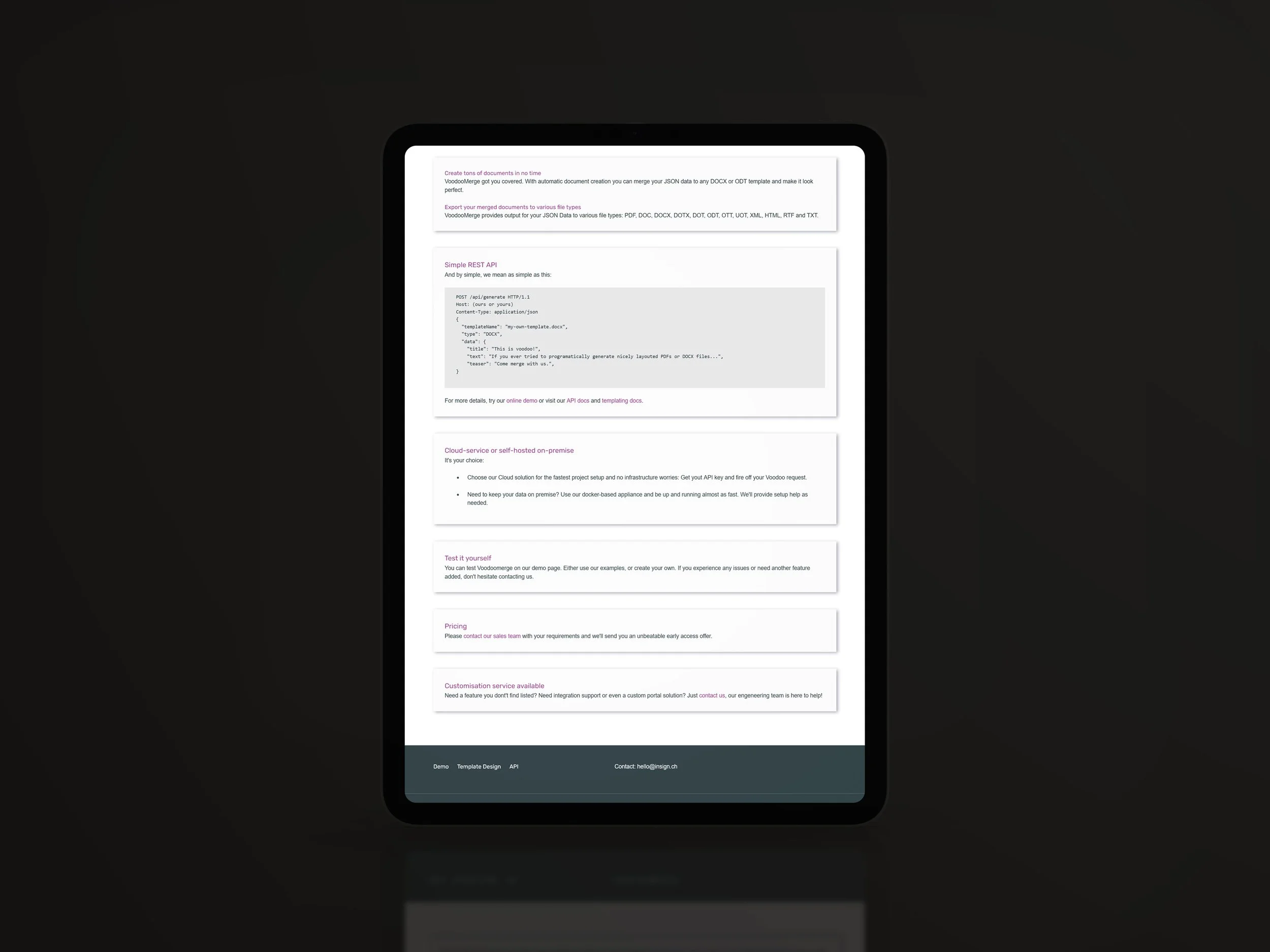 Ein Tablet-Tablet-Computer zeigt Details der VoodooMerge Webseite mit der Dokumentation API.