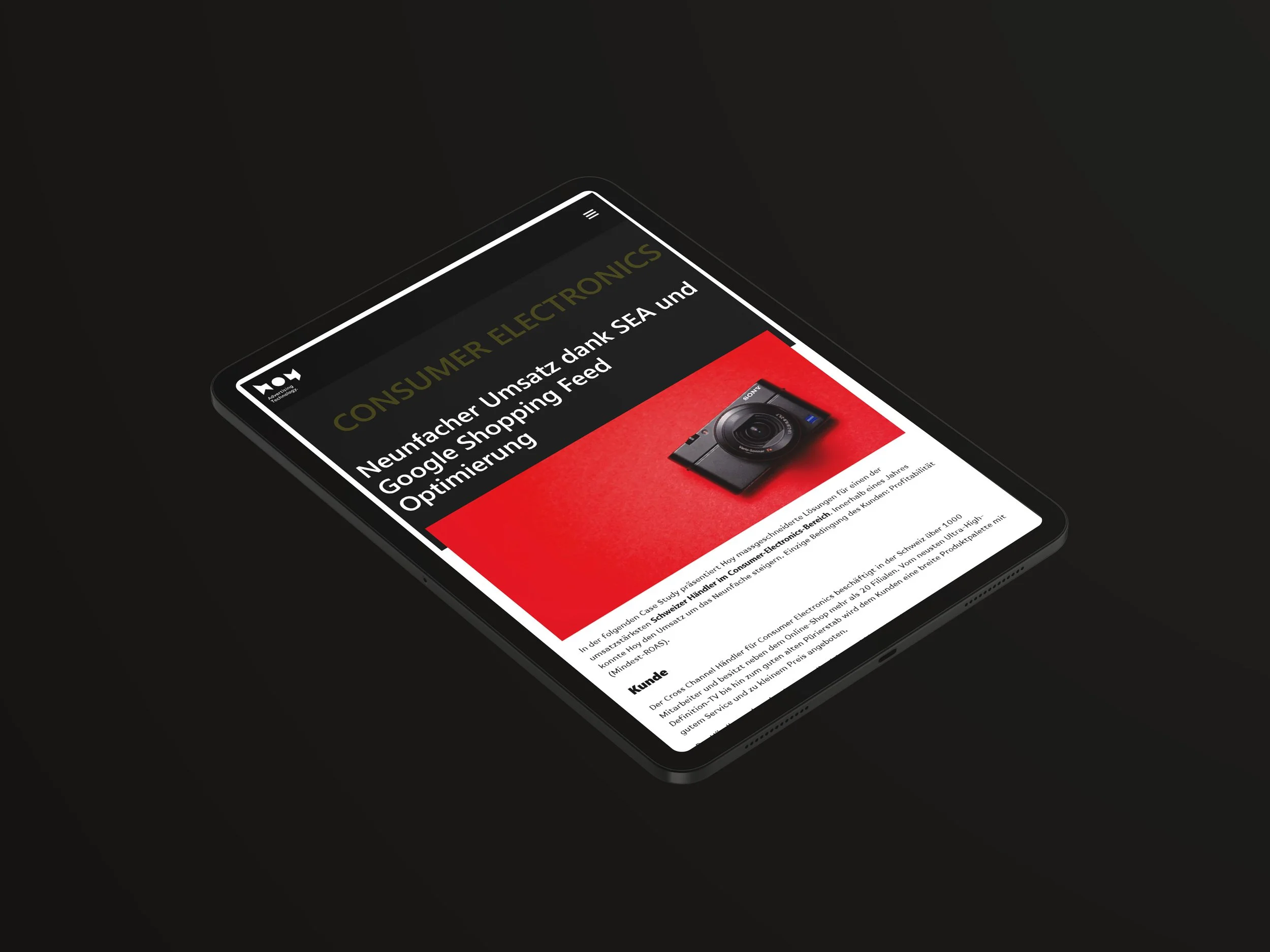 Ein Smartphone mit einer Webseite zum Thema Consumer Electronics auf schwarzem Hintergrund.