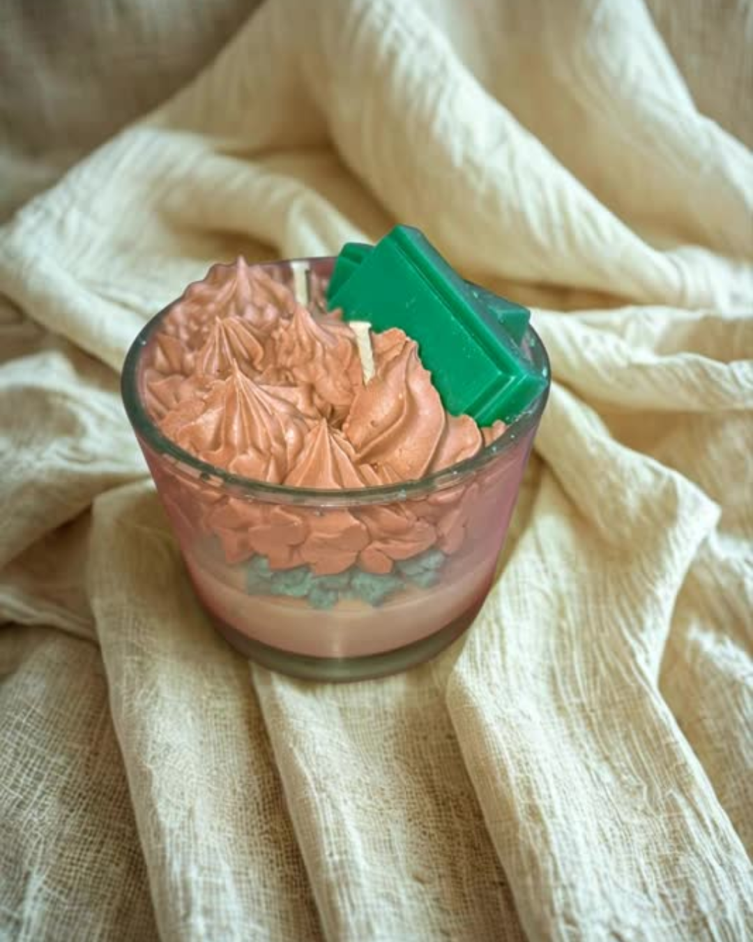 Αρωματικό κερί με άρωμα Dubai Chocolate και  εμφάνιση σαν πραγματικό γλυκό!

Κωδικός είδους: DC001