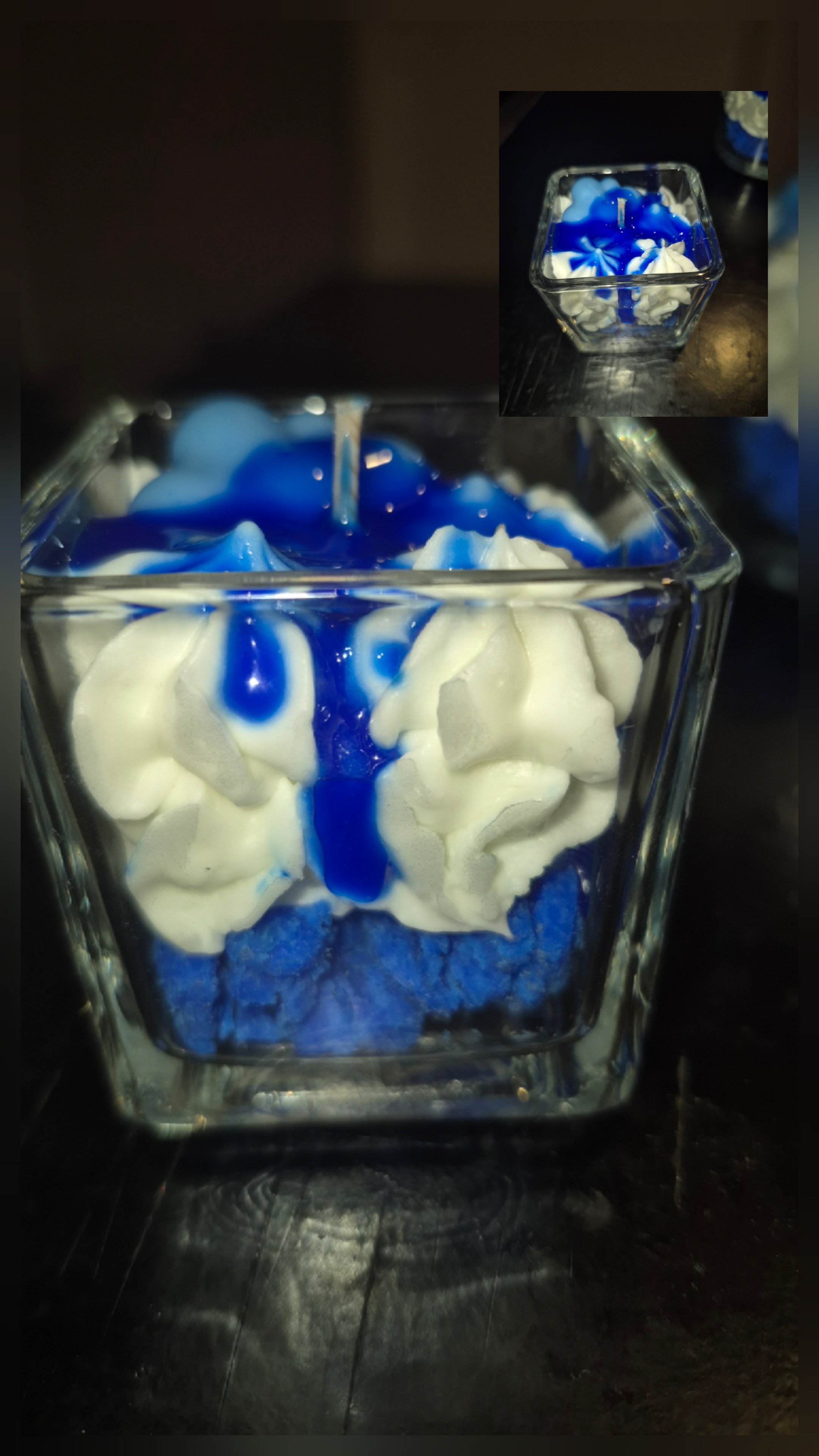 Μεσαίου μεγέθους ποτήρι με άρωμα Vanilla Cream, με σχέδιο μικρό μπλέ συννεφάκι και σιρόπι από πάνω.

Δυνατότητα χρήσης διαφορετικού αρώματος

Κωδικός είδους: VC002