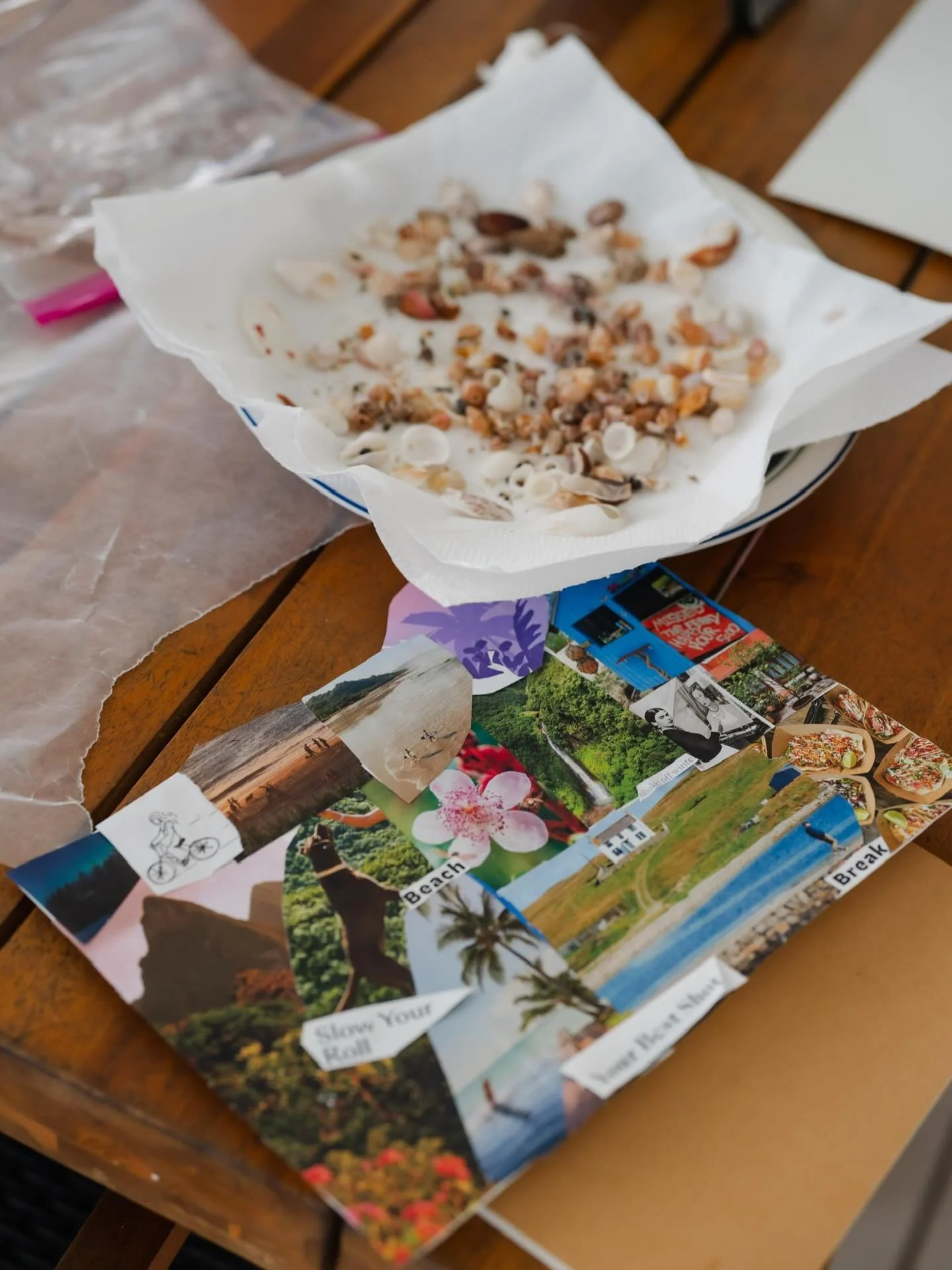Creating, journaling and shelling 🤎🐚🖌️ Woven throughout El Sol Club retreats are opportunities to create and express. 

Another way to move out of your head and into the stillness and beauty of the island. 

🌀💌