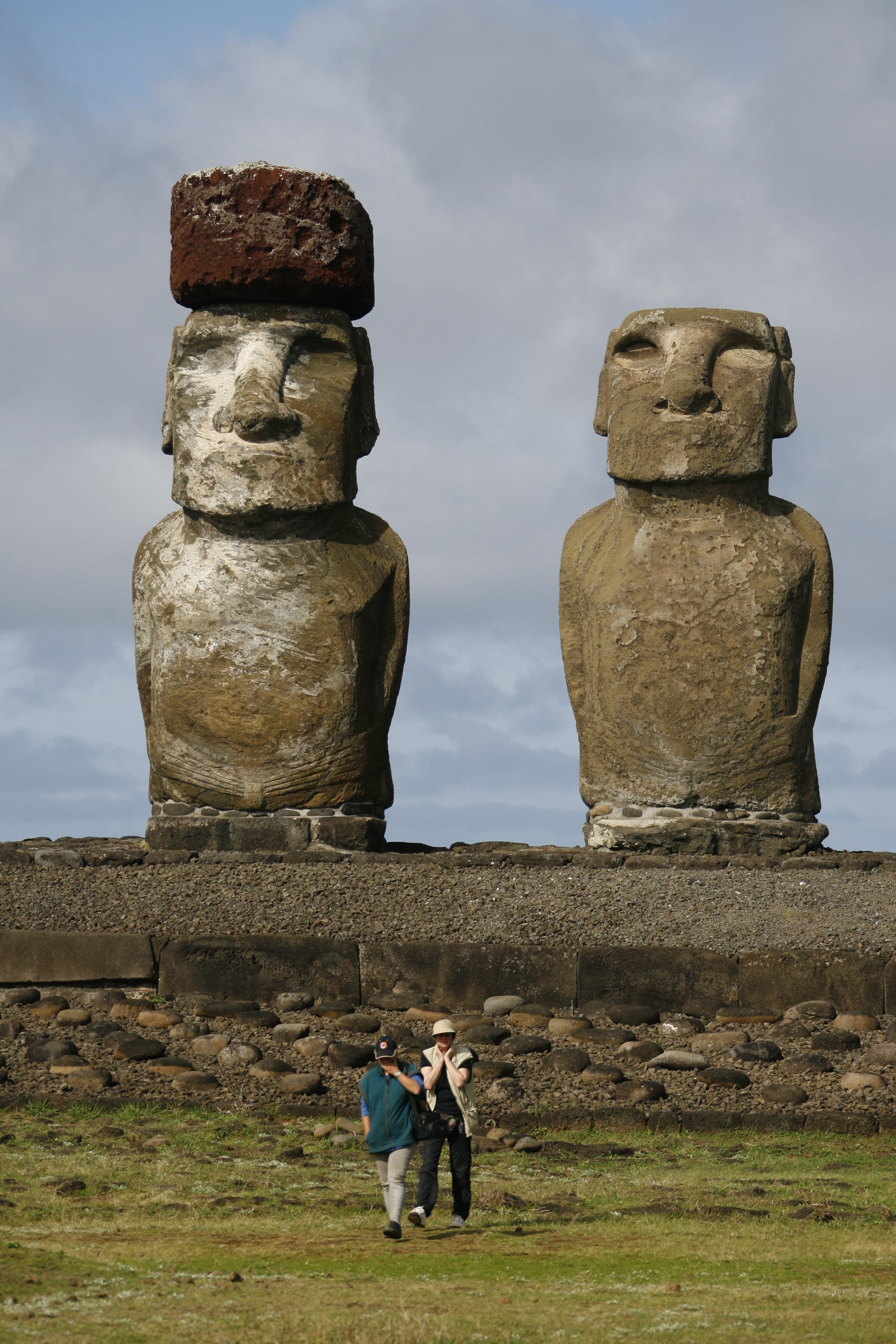 andBeyond - Easter Island - Rapa Nui - Tonga Ariki dead altar 1.jpg