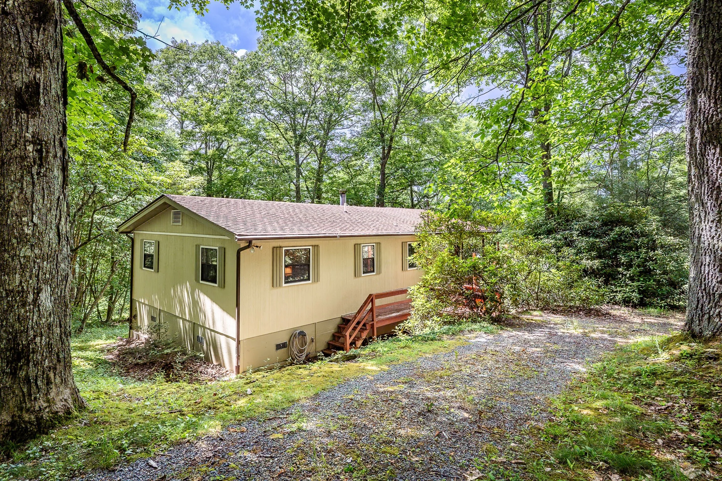 A mountain house for short term and long term rentals with simple maintenance to draw a lot of potential tenants to it.