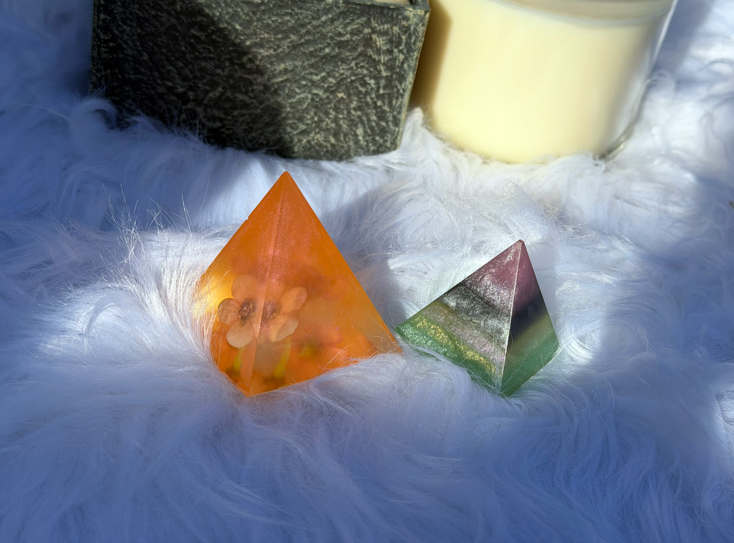 Duo Pyramid Decor