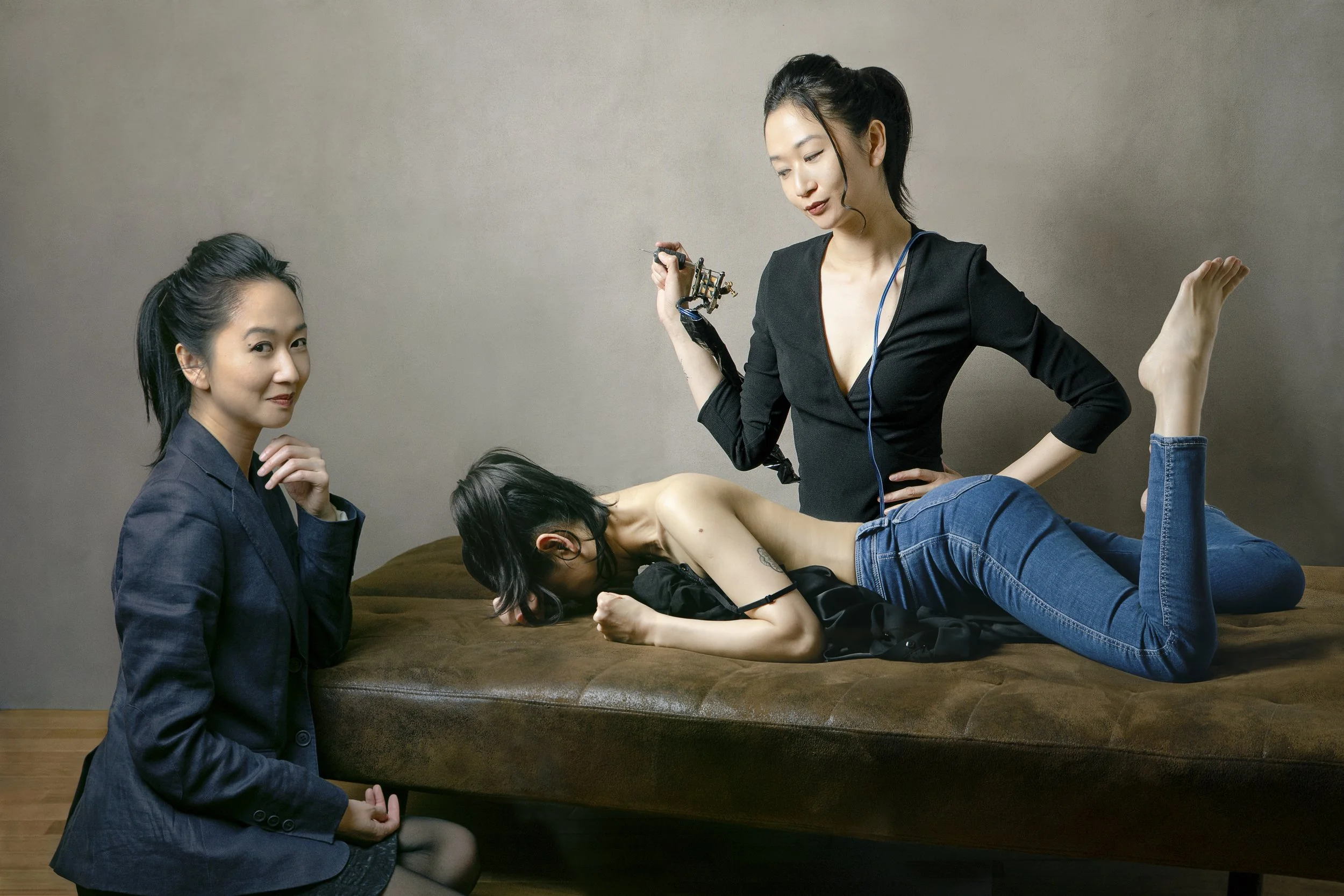 I Wish There Was Popcorn (2019)
Inspired by “The Anatomy Lesson of Dr. Nicolaes Tulp” of Rembrandt, this photo attempts to provide a critical view on social trends and aesthetics that seem to weigh on women. In a sense, women are also participating i