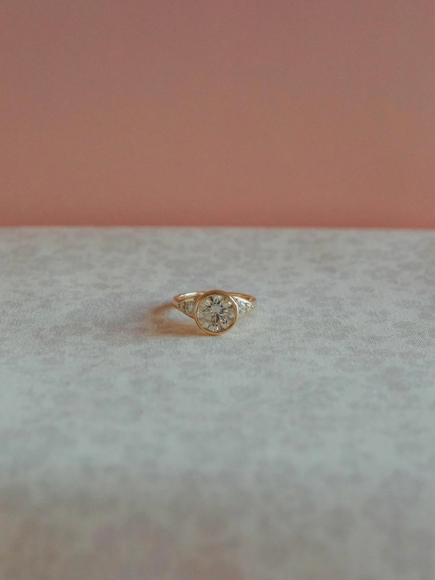 Hi! If you&rsquo;re new here, I like big rocks, pink &amp; not using hands for my professional photos 👋 And I use this emoji a lot &mdash;>✨

[lab diamonds, engagement rings, big diamond rings, lab created diamonds]