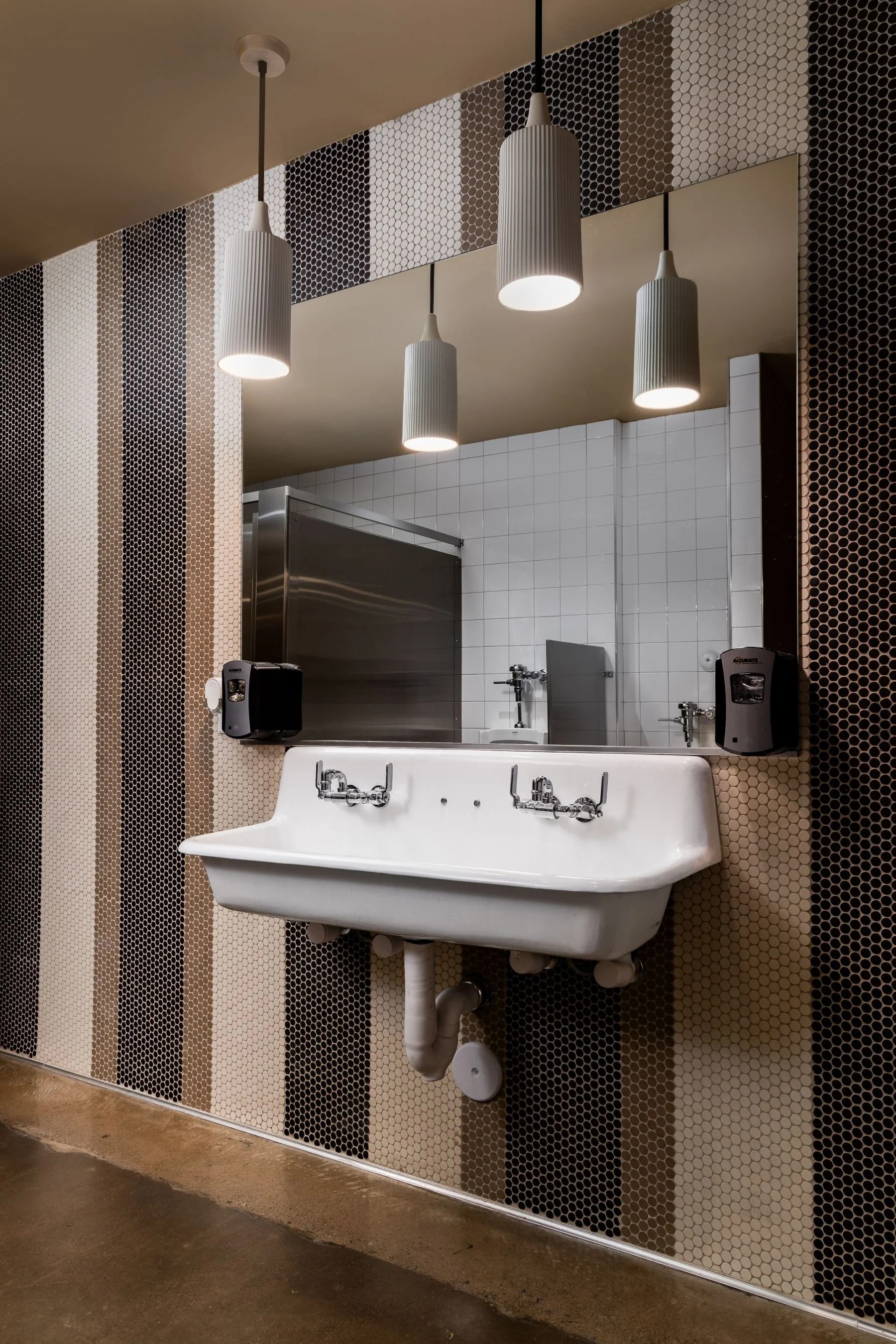 fate-brewing-phoenix-restaurant-bathroom-industrial-design.jpeg