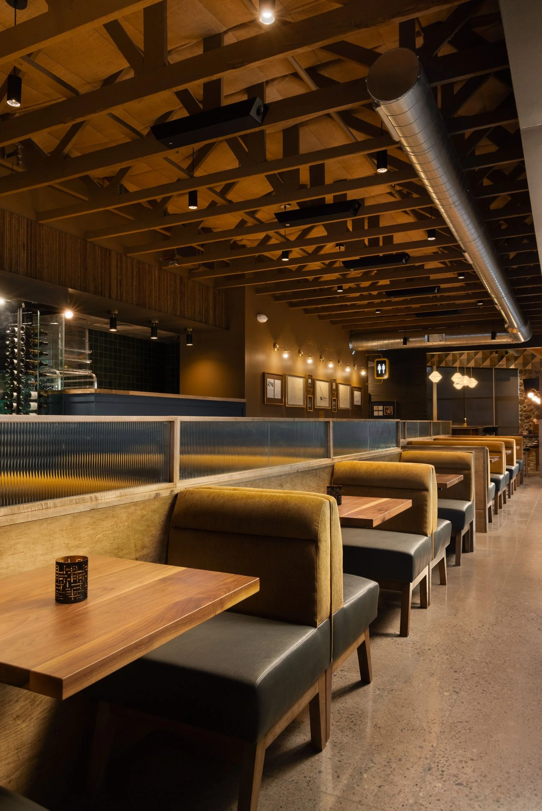 olivers-modern-american-restaurant-booth-row-dining-room.jpeg