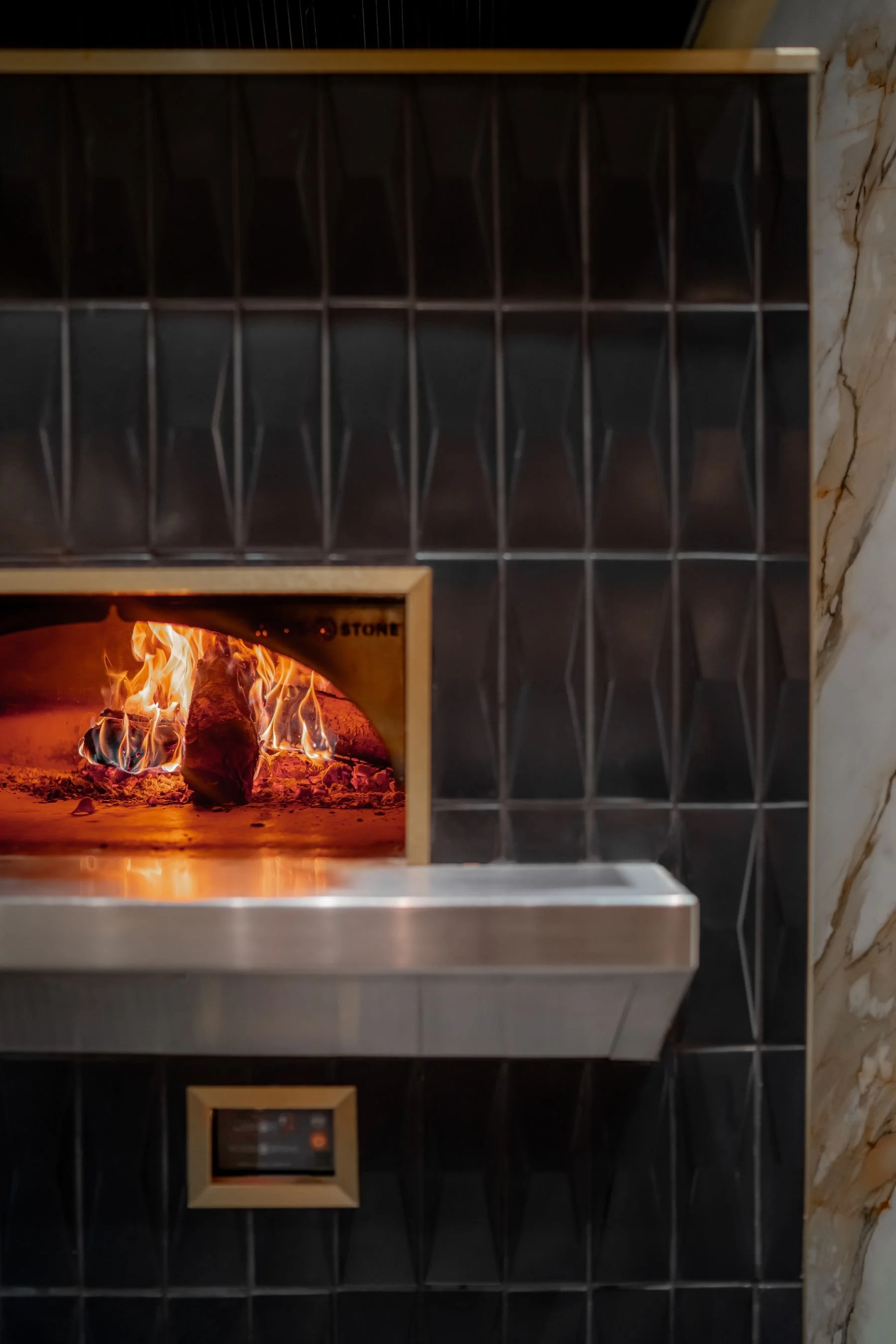 barley-and-smoke-fireplace-interior-design.jpeg
