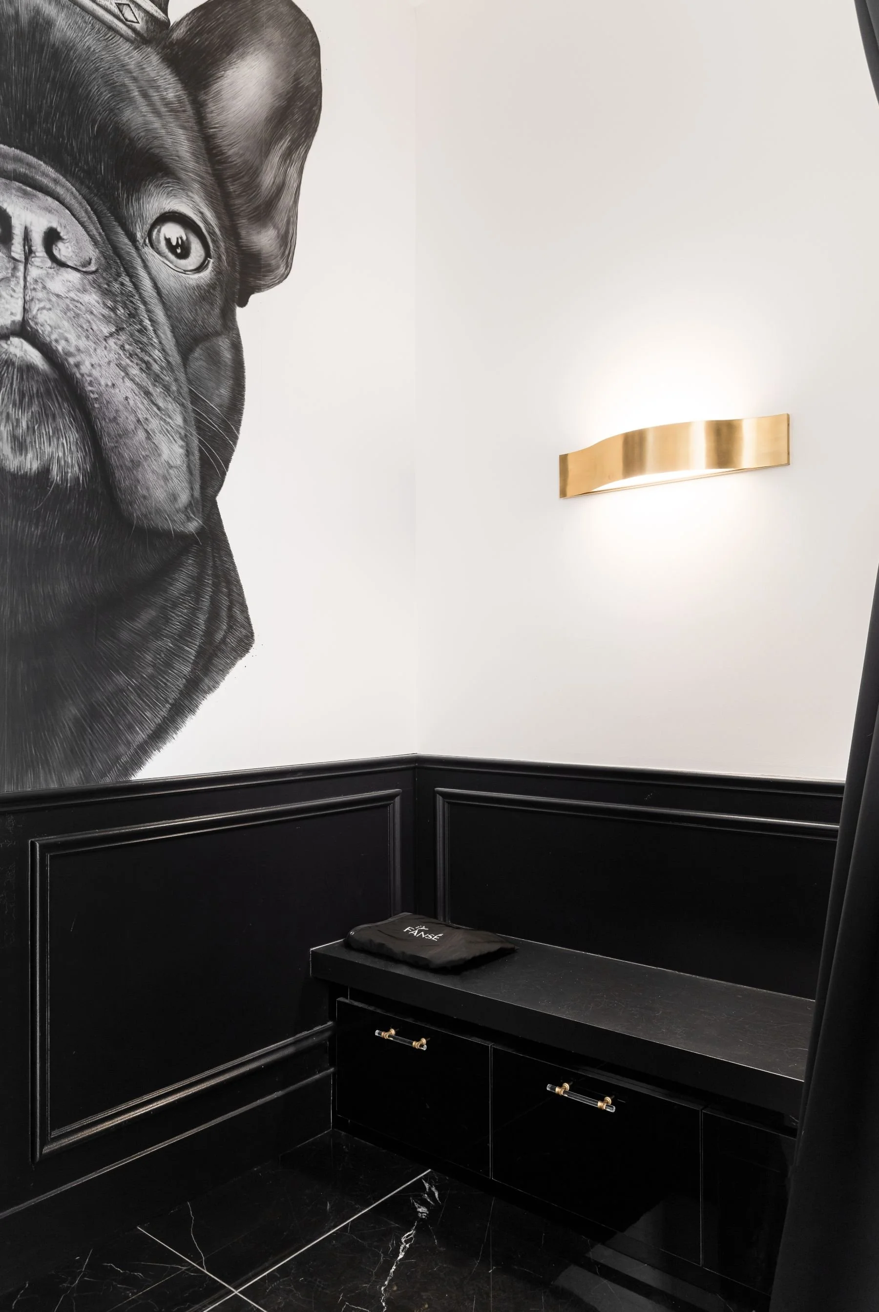fanse-salon-scottsdale-salon-interior-wallcovering-detail.jpeg