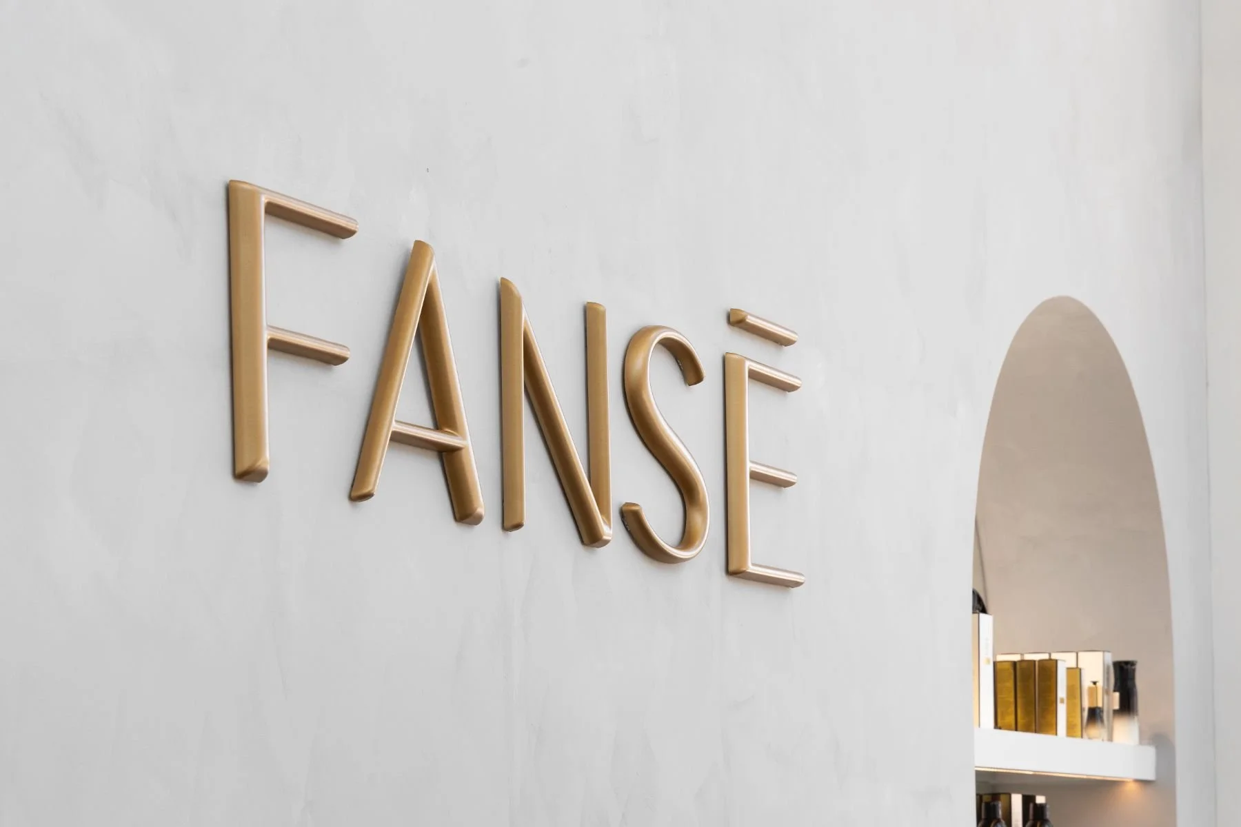 fanse-salon-scottsdale-luxury-hair-salon-interior-entrance.jpeg