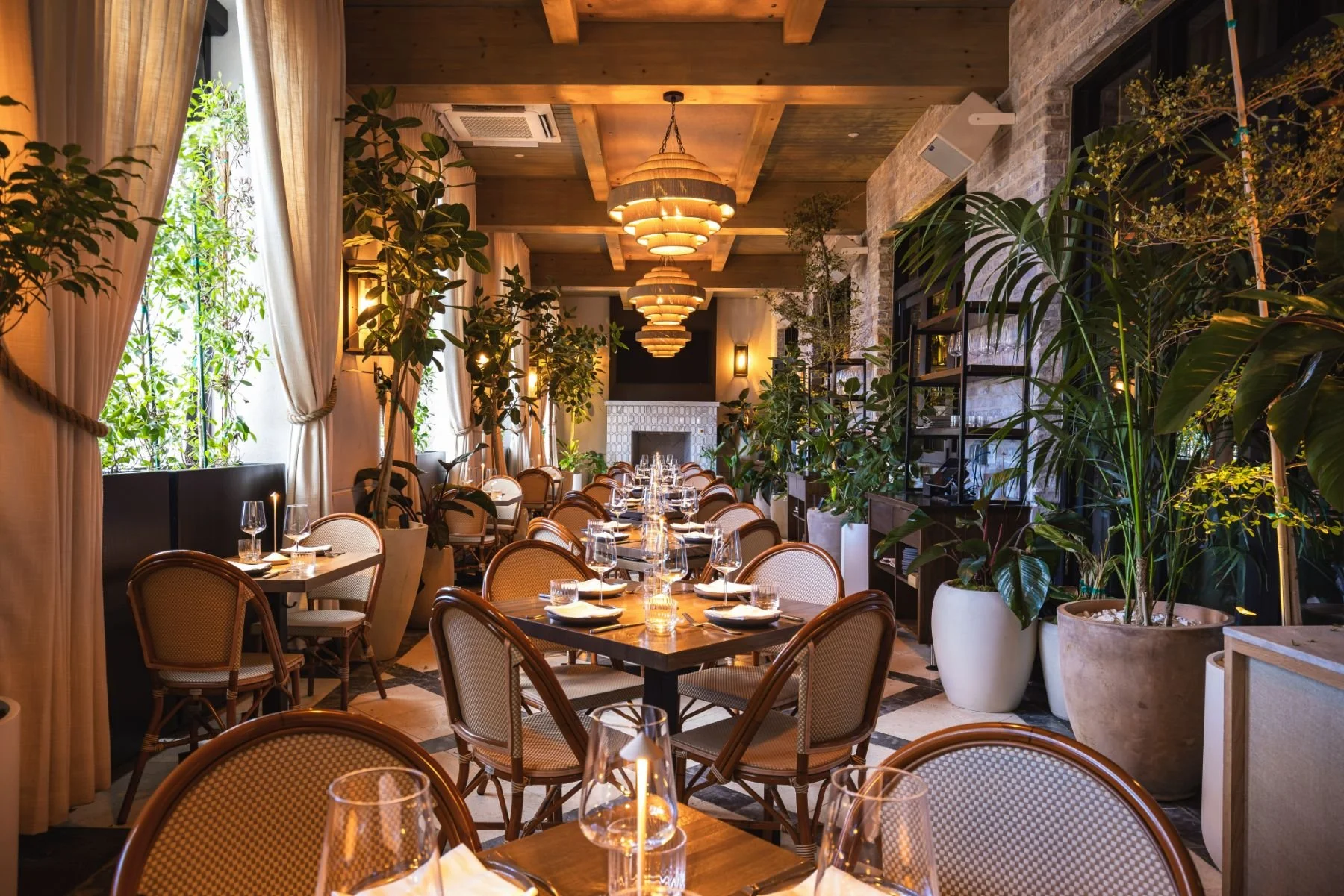 etta-dining-interior-design-near-me.jpeg
