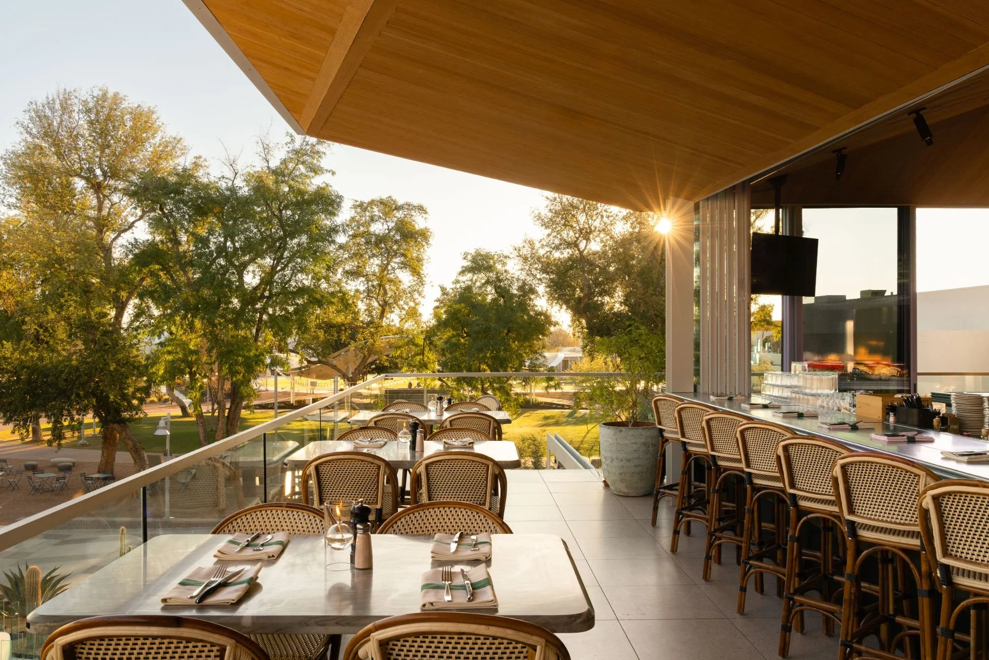restaurant-outdoor-seating-design-inspiration.jpeg