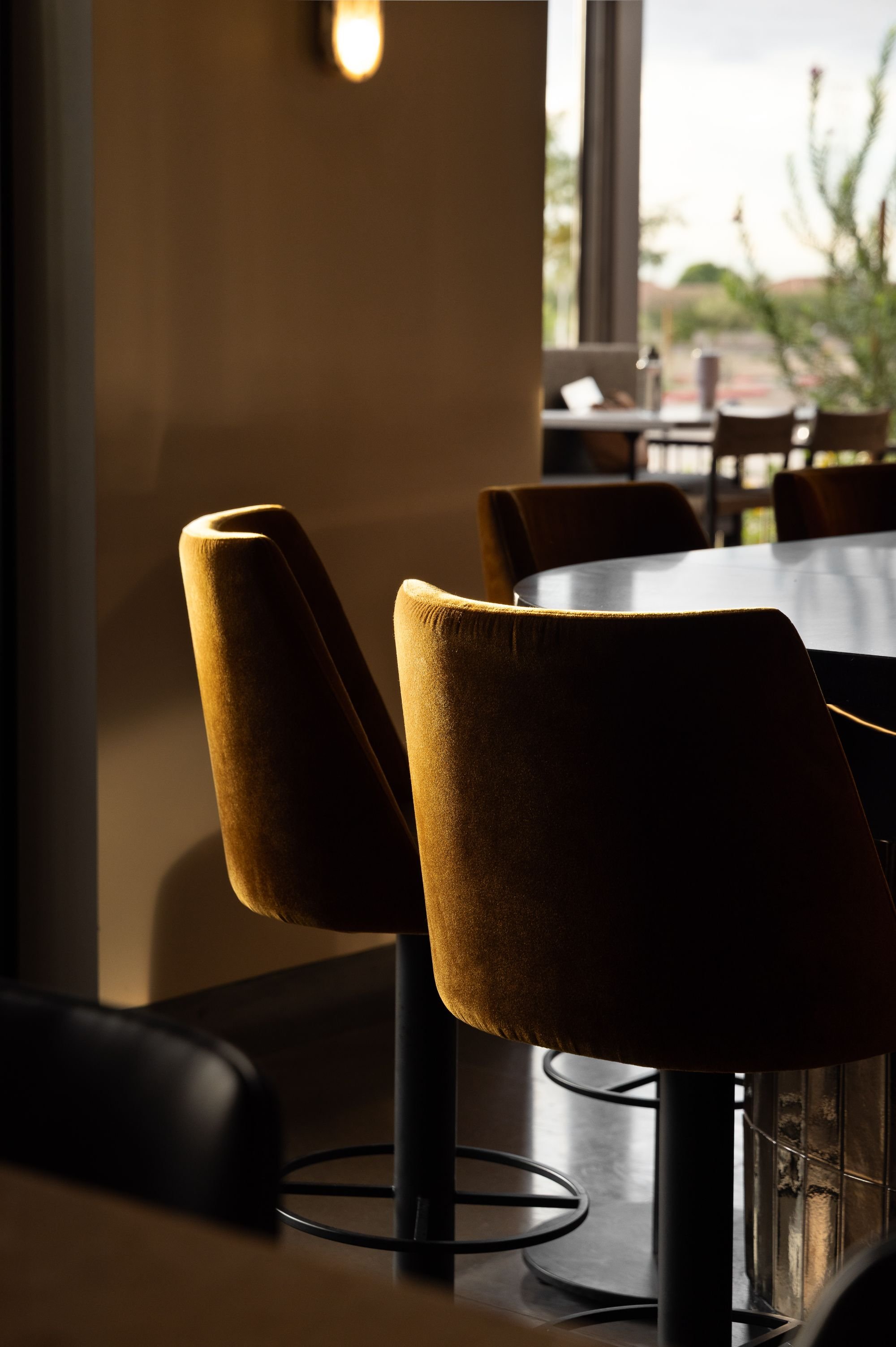 sparrow-restaurant-gold-chair-arched-nook-detail.jpeg