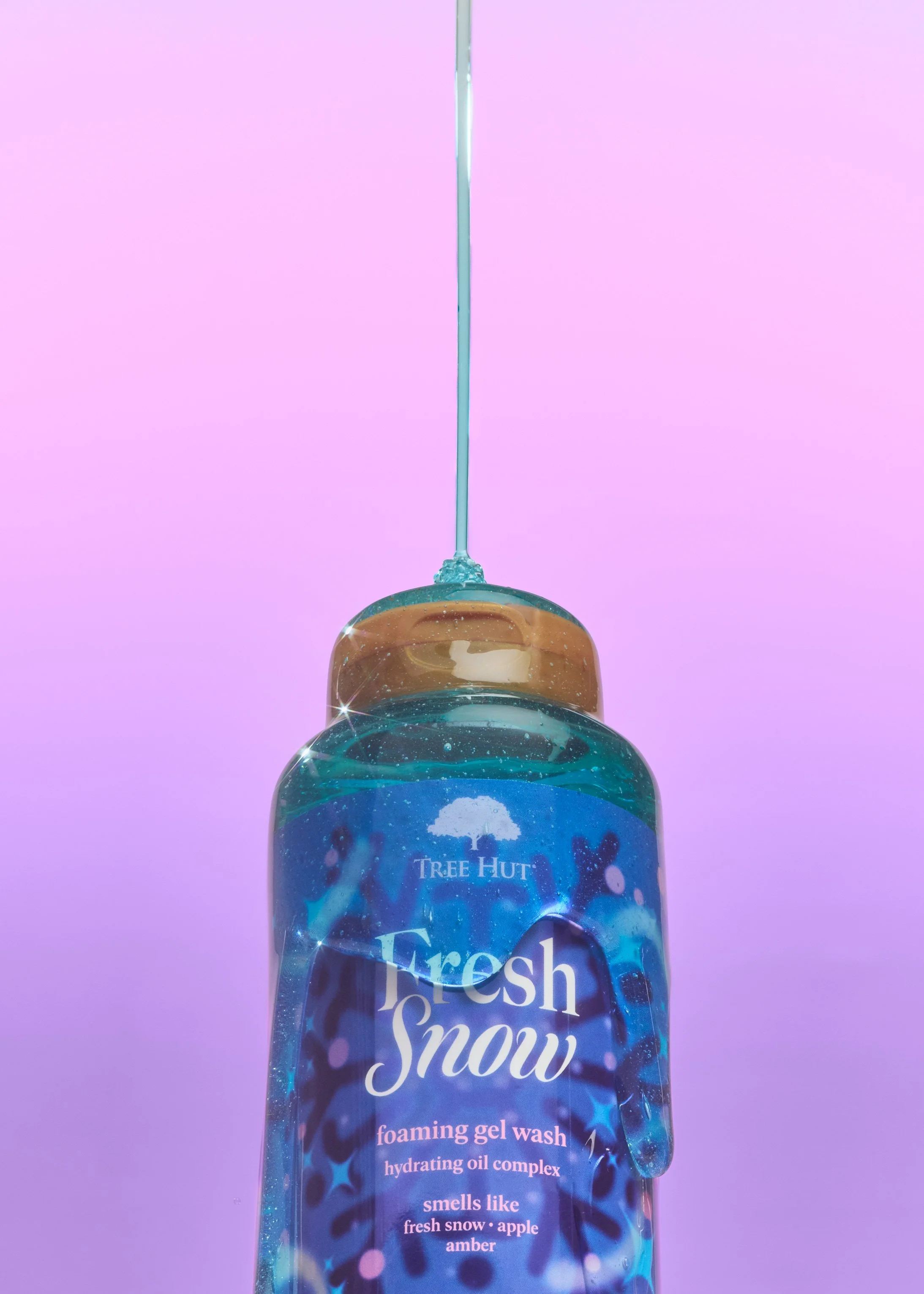 Tree-Hut-FreshSnow-FoamingGelWash-ASMR-Holiday26-5x7-15644.jpg