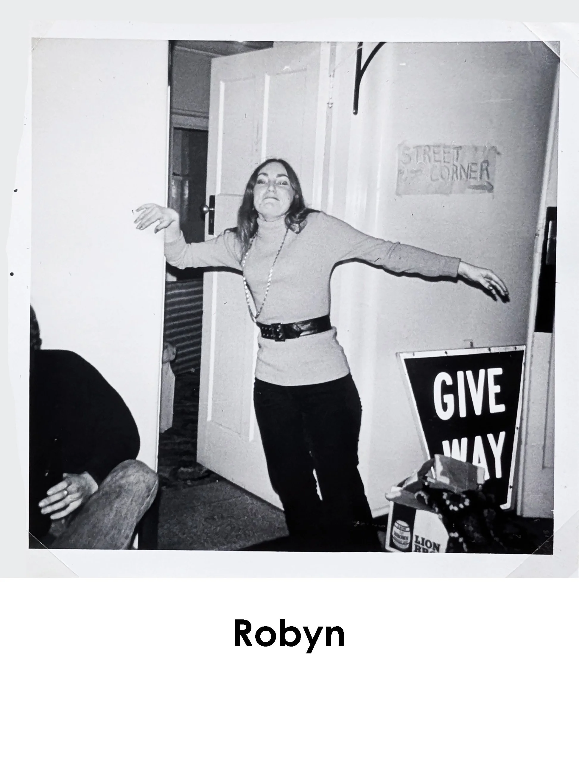 Robyn (1).jpg