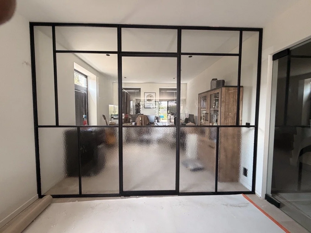 Steellook-binnendeur-klaar-glas-kathedraal-zwart-leroy-alu-puurs.jpg