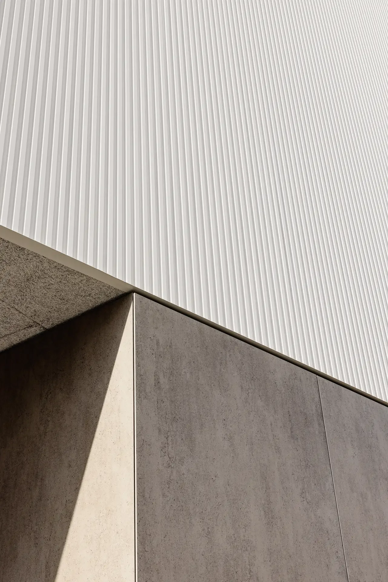 Renson-linarte-aluminium-gevelbekleding-wit-block-16-modern-leroy-alu.webp