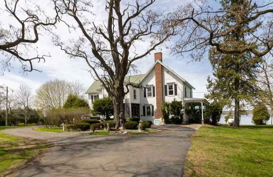 Ogdensburg Home