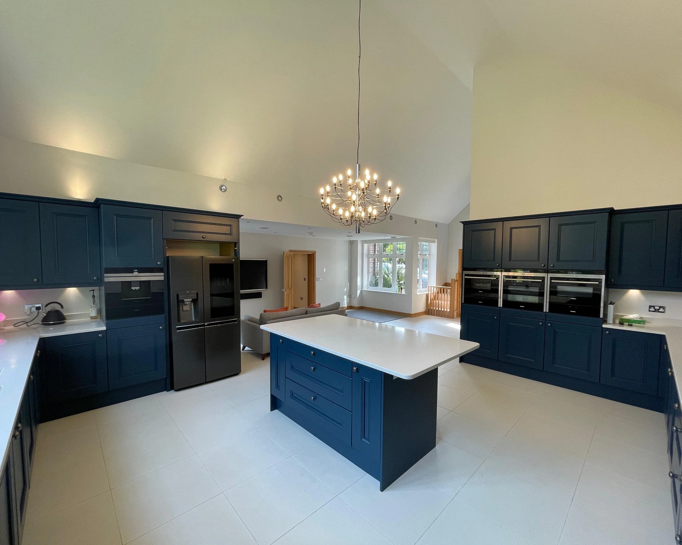 Kitchen+spray+painting+Surrey+.png