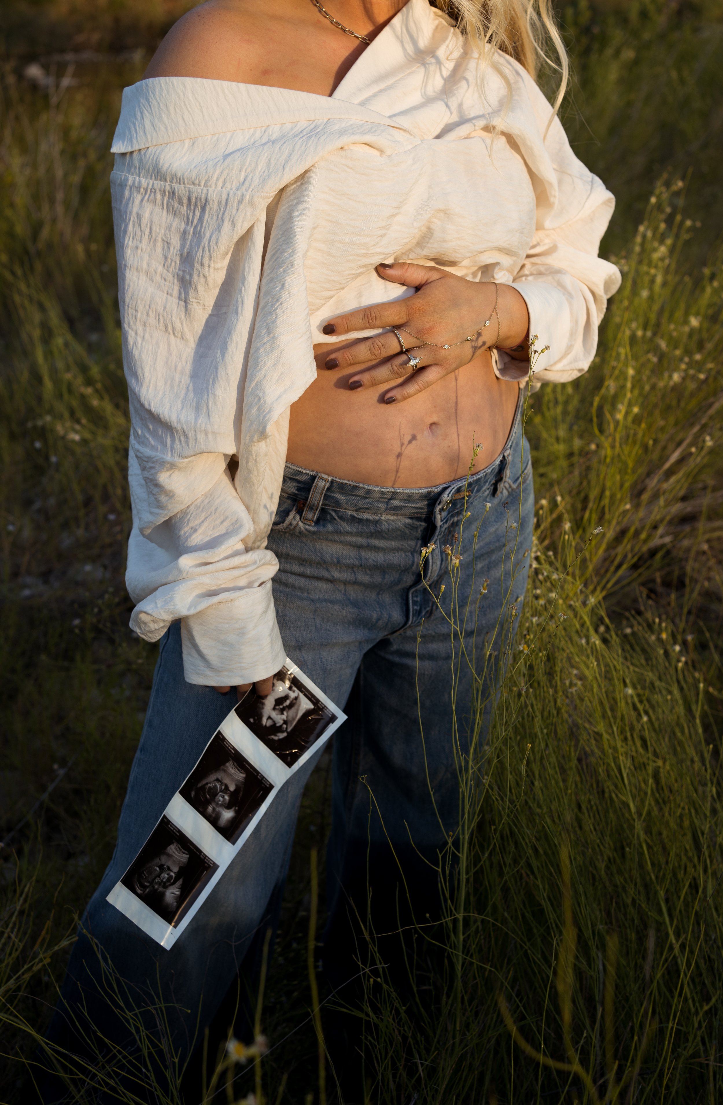 An intimate maternity detail in Rainbow, Texas, highlighting connection, anticipation, and new beginnings.