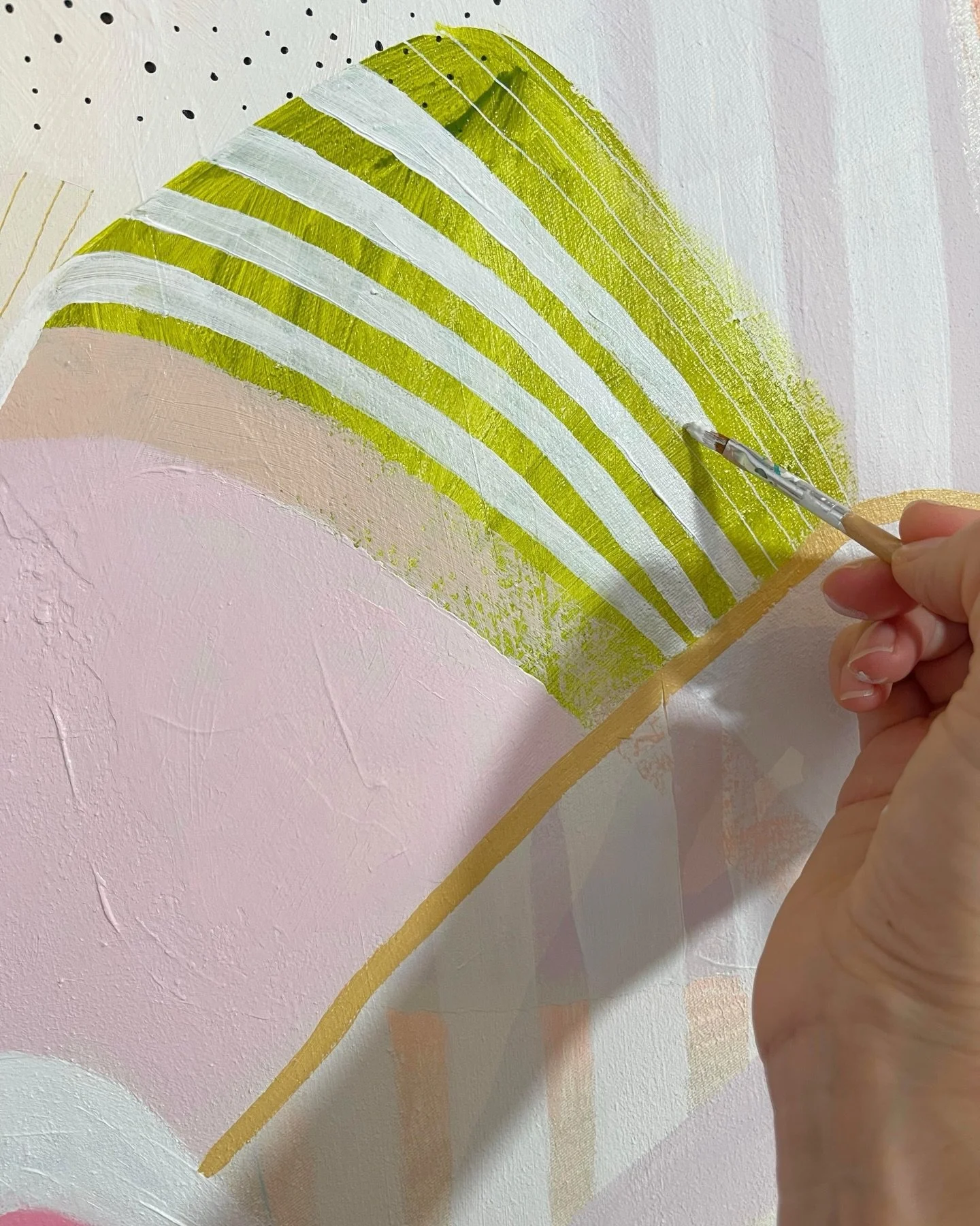 🤍Colour is both where my paintings begin and how I complete them. It carries memory and feeling through every brushstroke 〰️
I love to use pastel shades, warm neutrals, and the occasional pop of neon or a vibrant colour, balanced with a rich earthy 