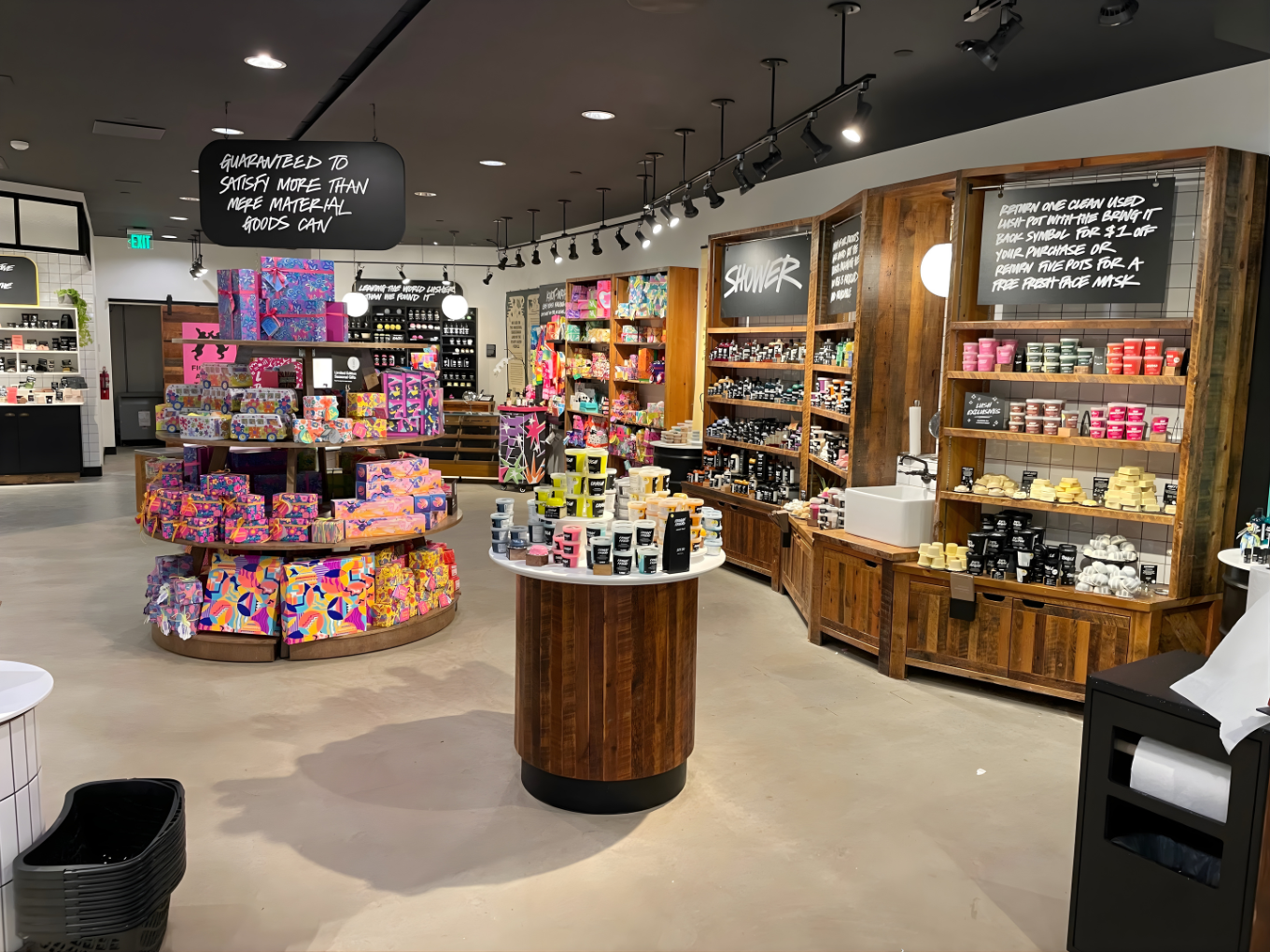 Lush Cosmetics Interior 1.png