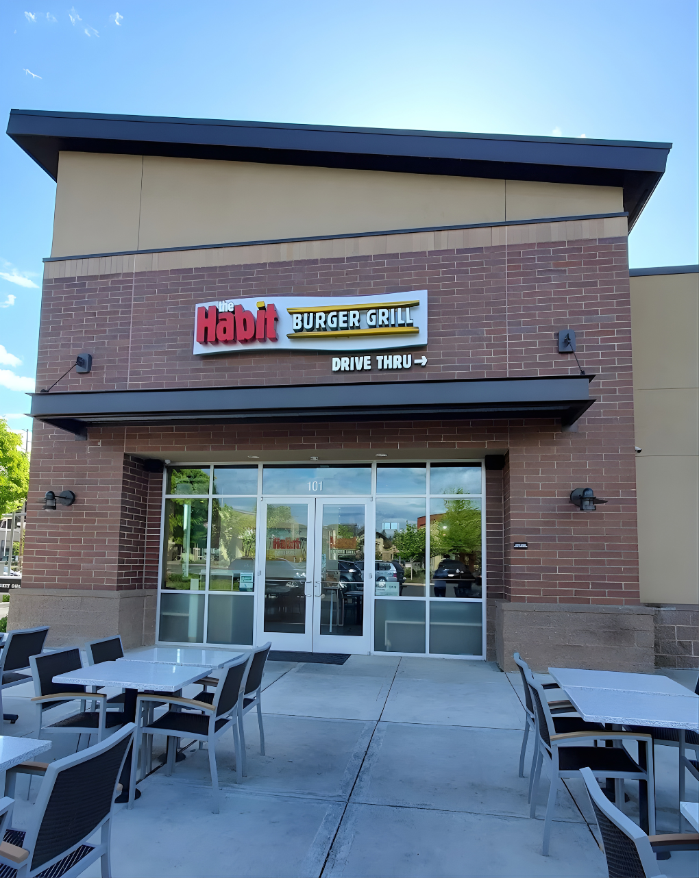 Habit Burger Puyallup Exterior.png