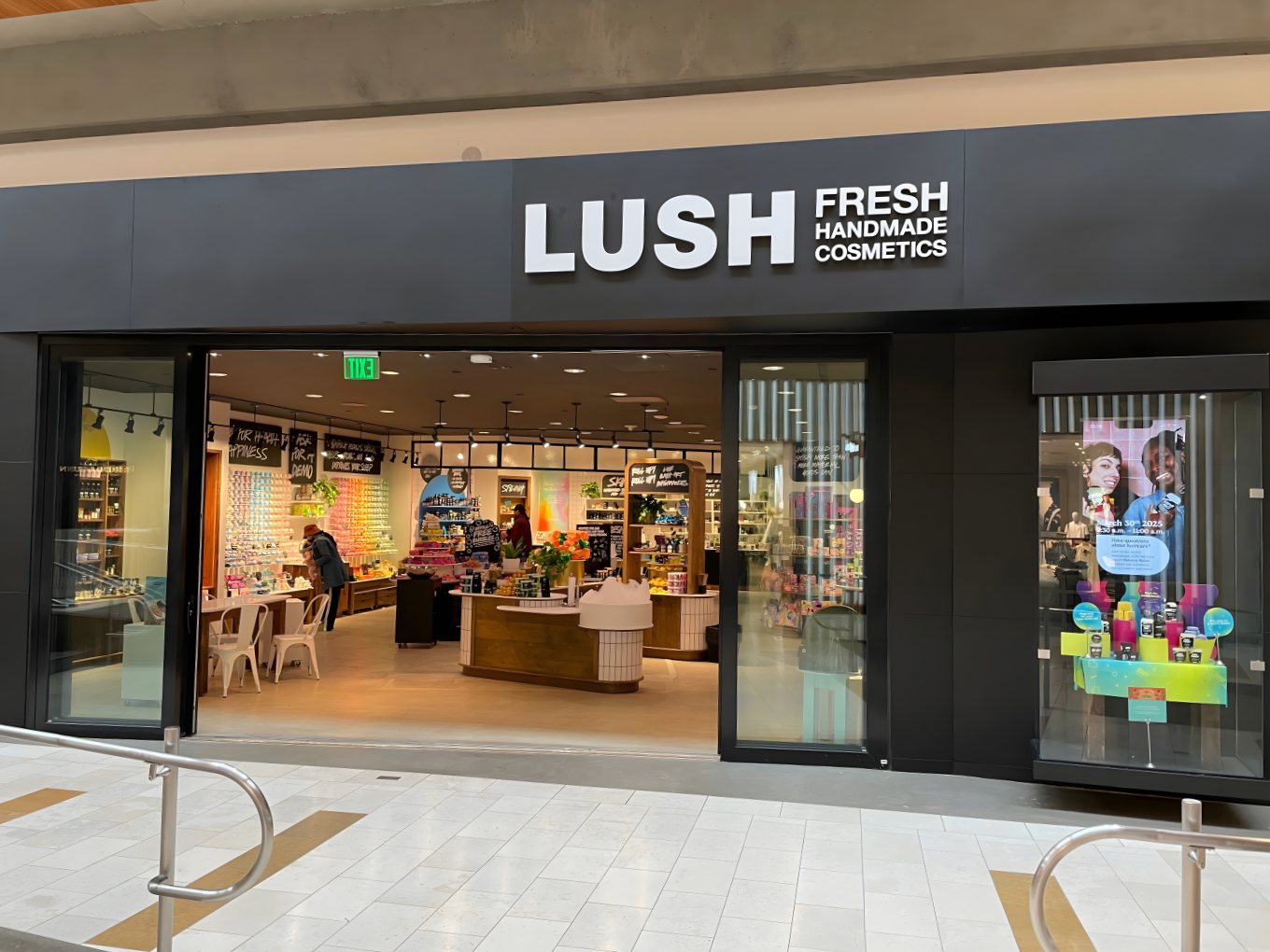 Lush Cosmetics Storefront.png