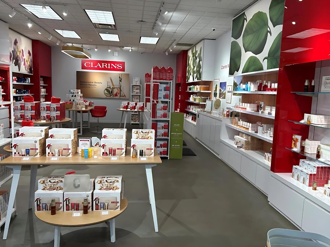 Clarins Seattle Premium Outlets Interior 1.png