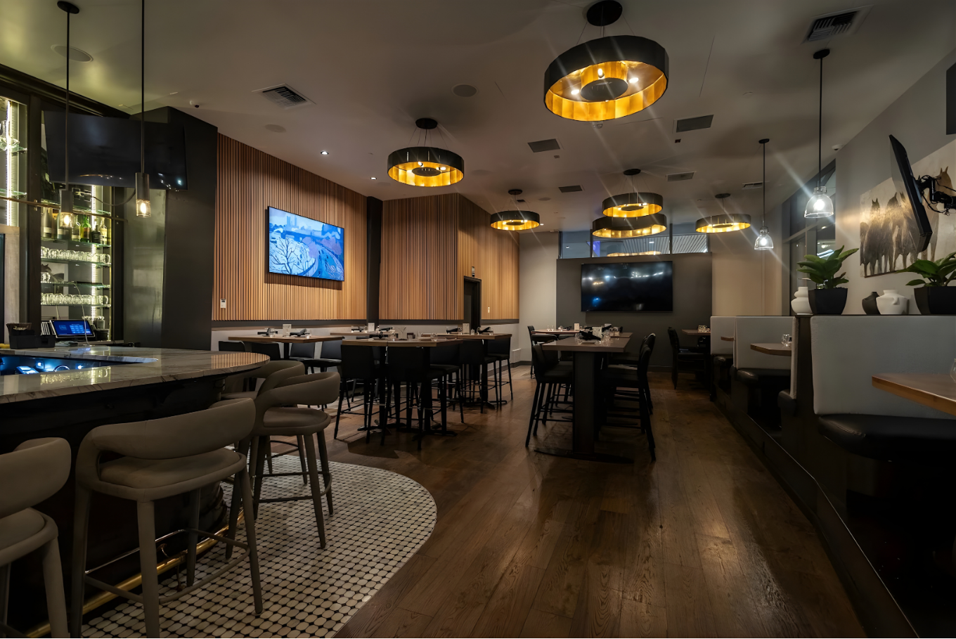 Central Bar and Restaurant Bellevue Interior.png