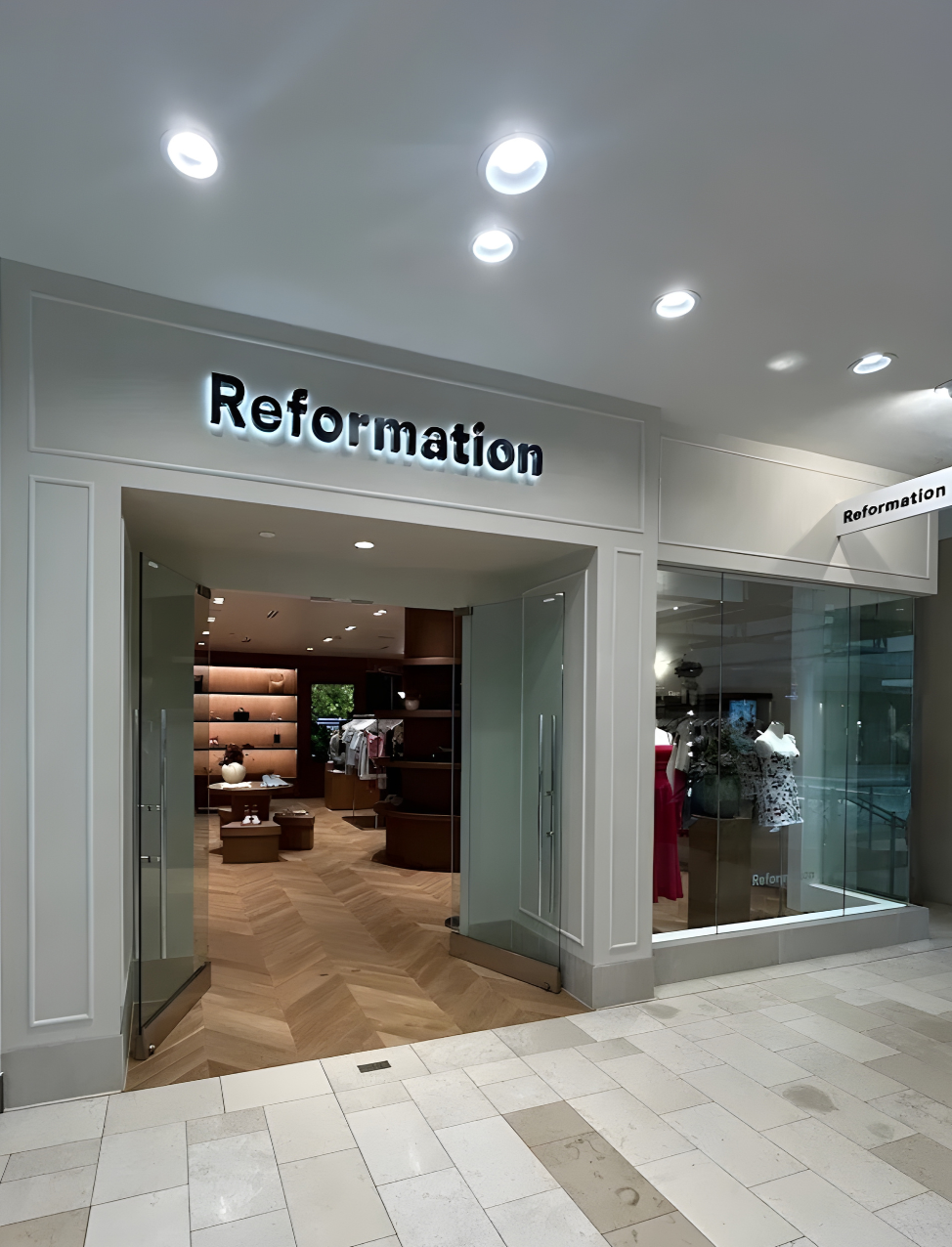 Reformation Bellevue Square Mall Storefront.png