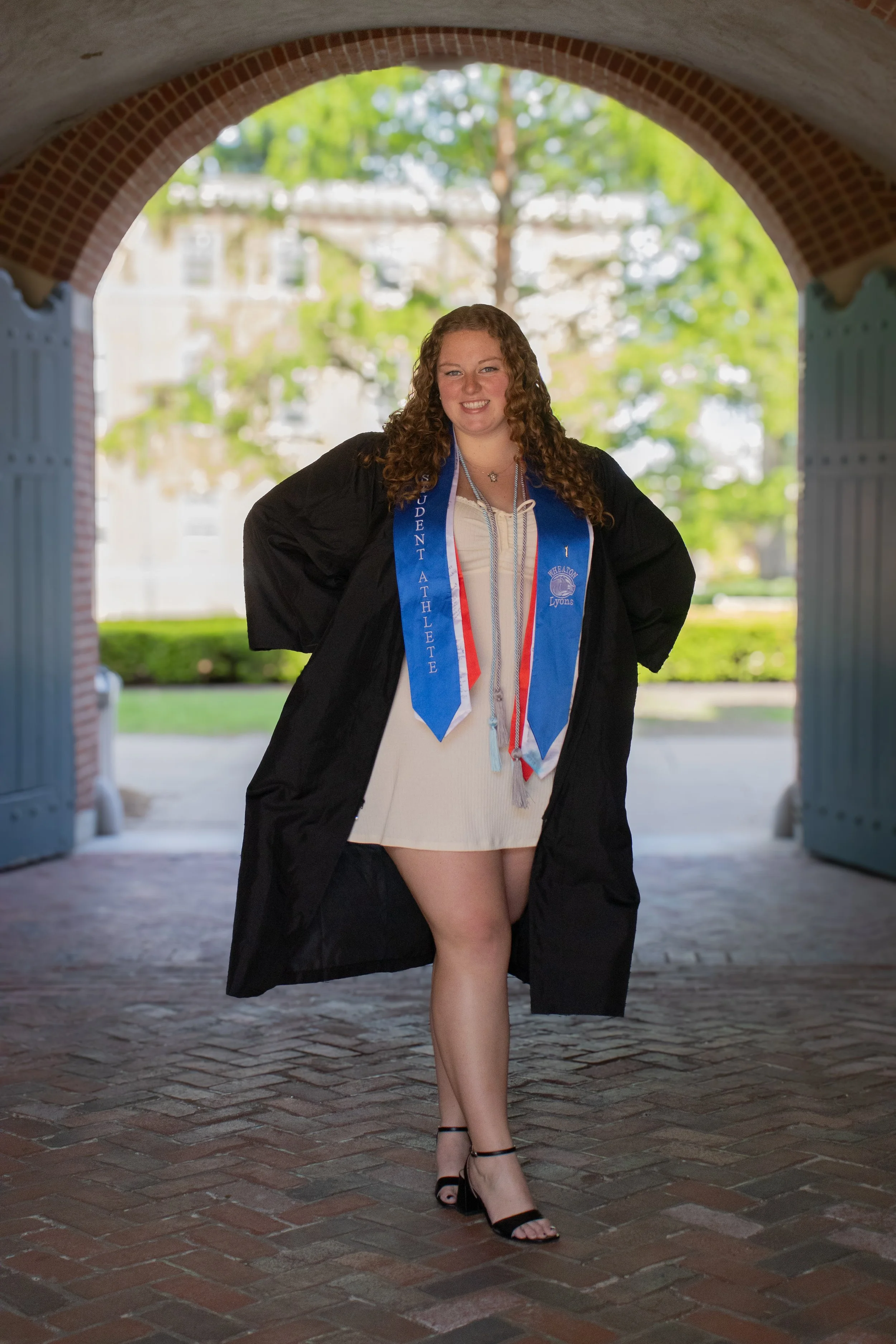 2025_MadisonKing_GradPhotos-31 (1).jpg