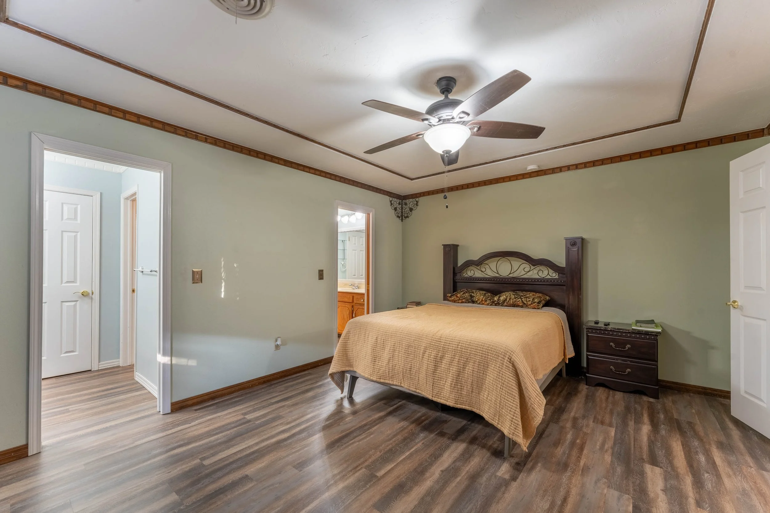 Primary bedroom 6606 Drexel