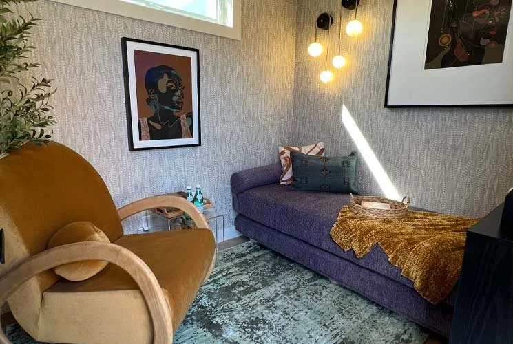 hamptoninteriorsitting4.jpg