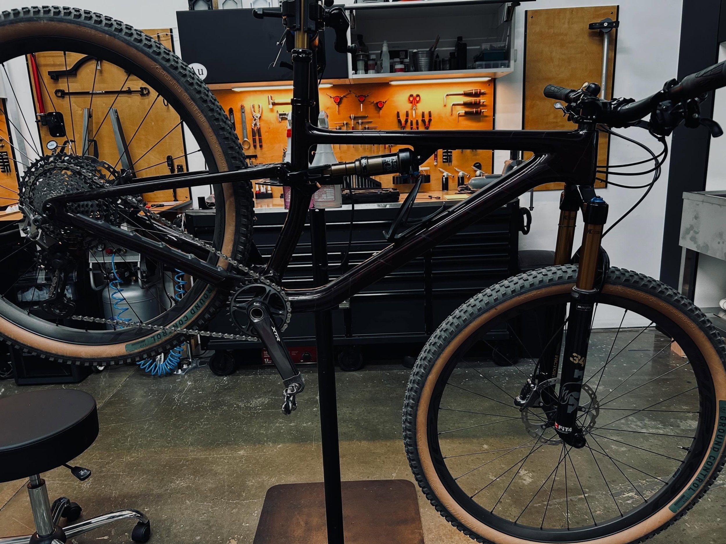 $10k bike. Paint on the brake mounts. When disc brake mounts are painted instead of properly faced, even a perfectly bled break can feel inconsistent, rub, or lack power. A few minutes with the right tools and suddenly everything works the way it sho