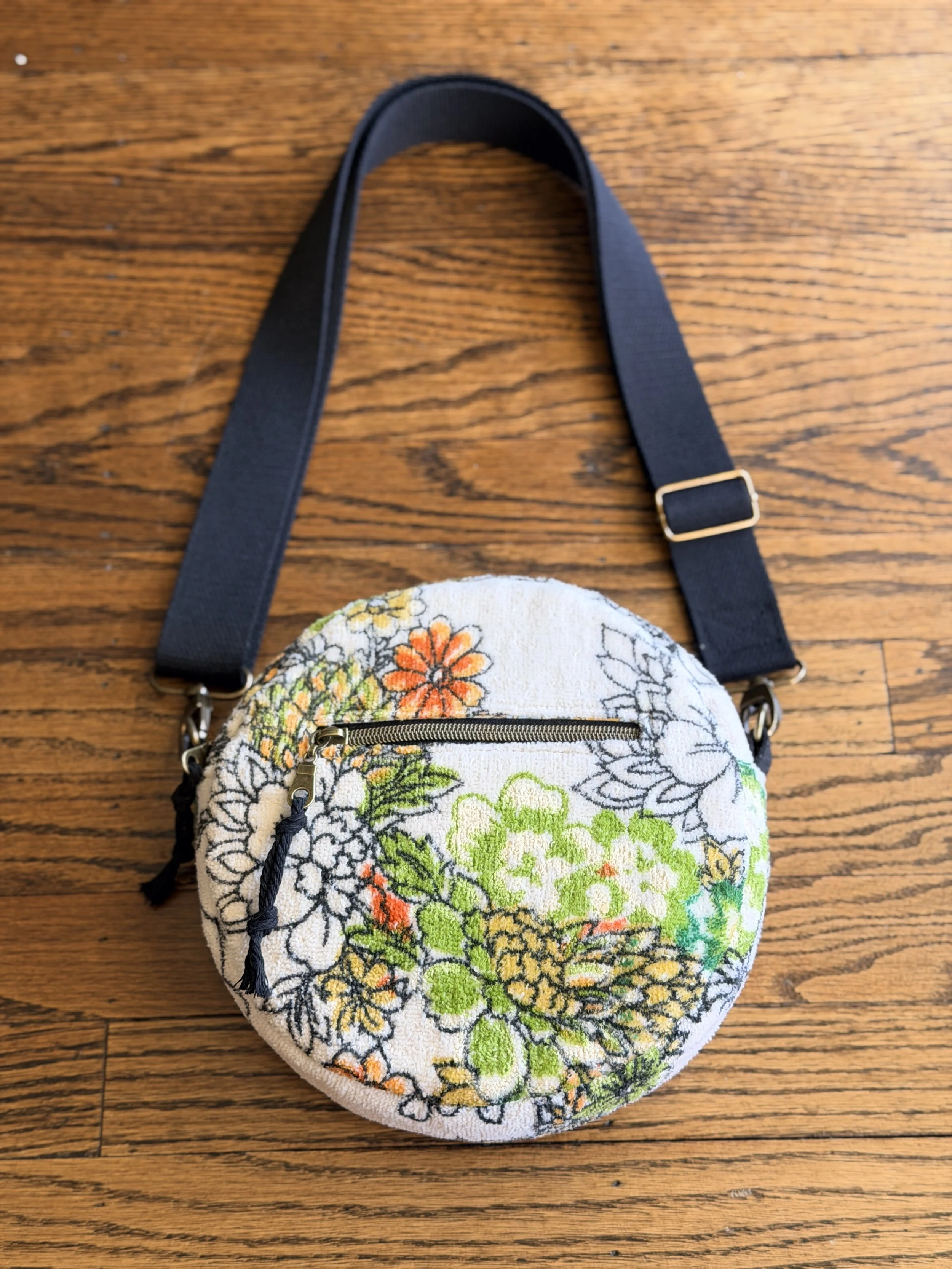 Canteen Circle Crossbody - Garden Sketch