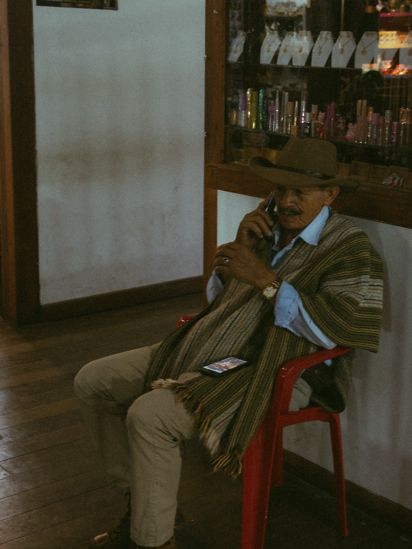 The authenticity of this picture is what I love about this shot. The man with the typical clothes, the hat and just his whole appearance makes me love this picture