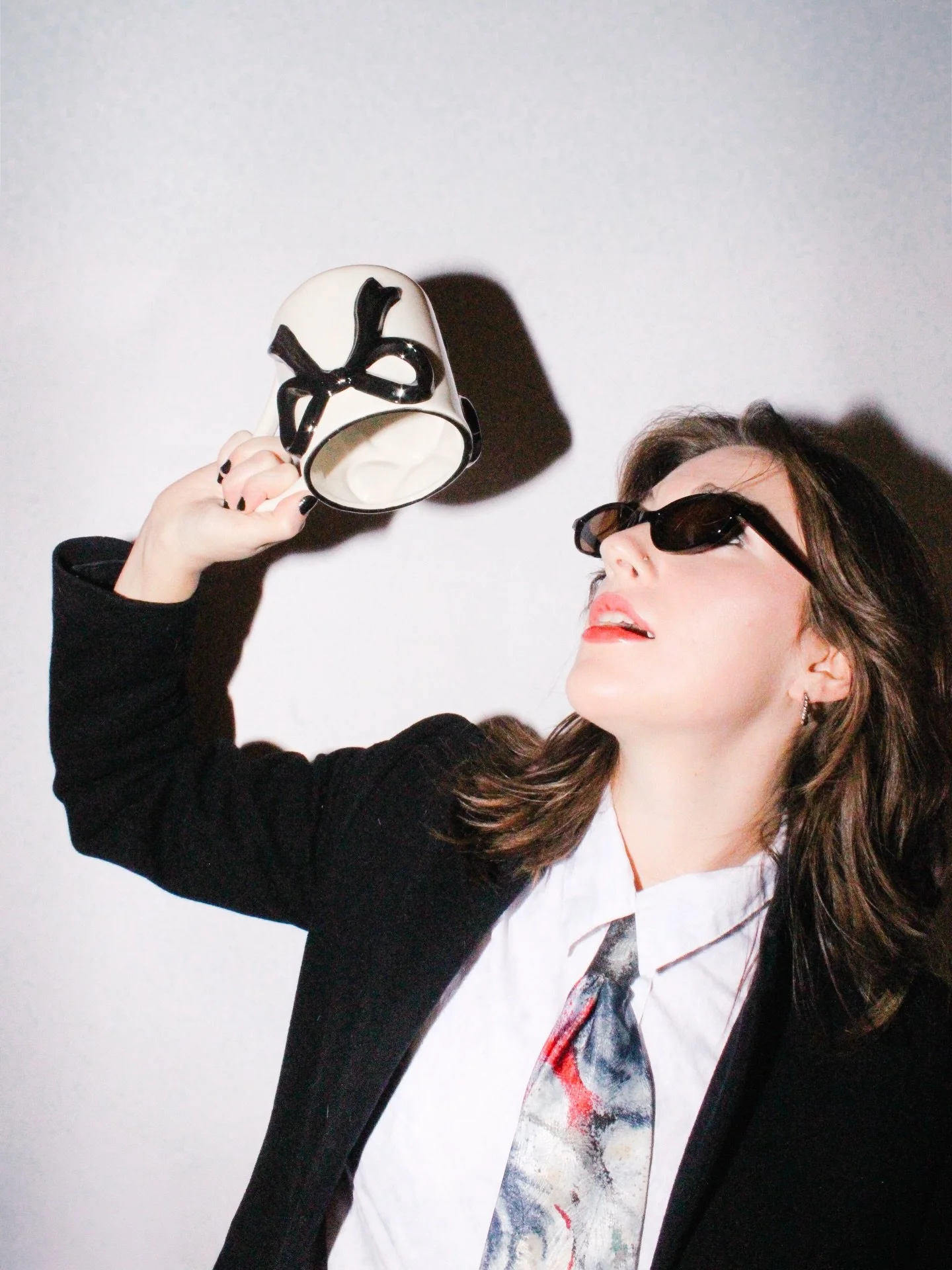 how mondays got us feeling like: 

throwback this concept shoot with @emmaellisor 💗
don&rsquo;t forget APRIL 20th is when ISSUE 002 SUBMISSIONS CLOSES 
💌email your submissions to auramagaziine@gmail.com