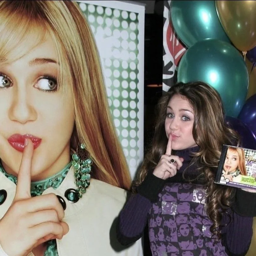 20 YEARS OF ICONIC. THE LEGEND RETURNS. Who&rsquo;s watching the Hannah Montana 20th anniversary special?
@hannahmontanaposting @mileycyrus 🤩💗💁🏻&zwj;♀️

#auramagaziine #auragirlslovehannahmontana #auramag