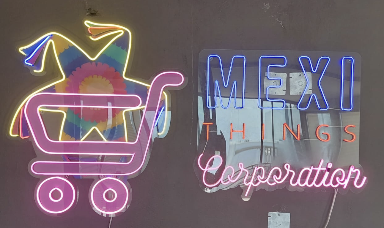 Adaptación e instalación de letreros LED.