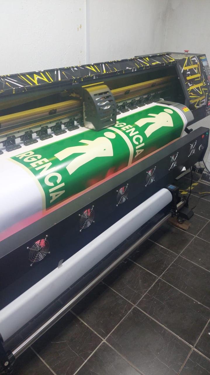 Impresión e instalación de todo tipo de vinil.