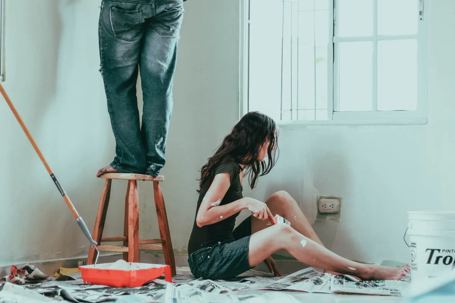 HOME MAINTENANCE MADE EASY - THE BUILDING INTERIOR