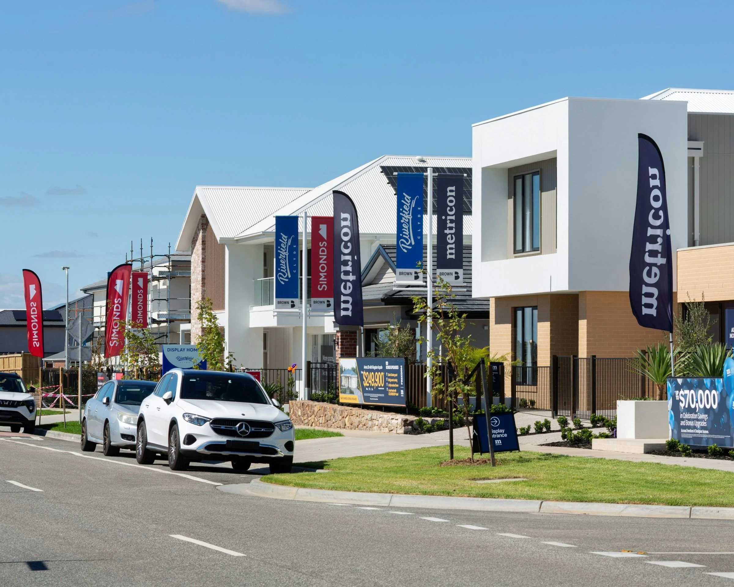 HOW DO YOU SPOT RED FLAGS AT AN OPEN HOME?